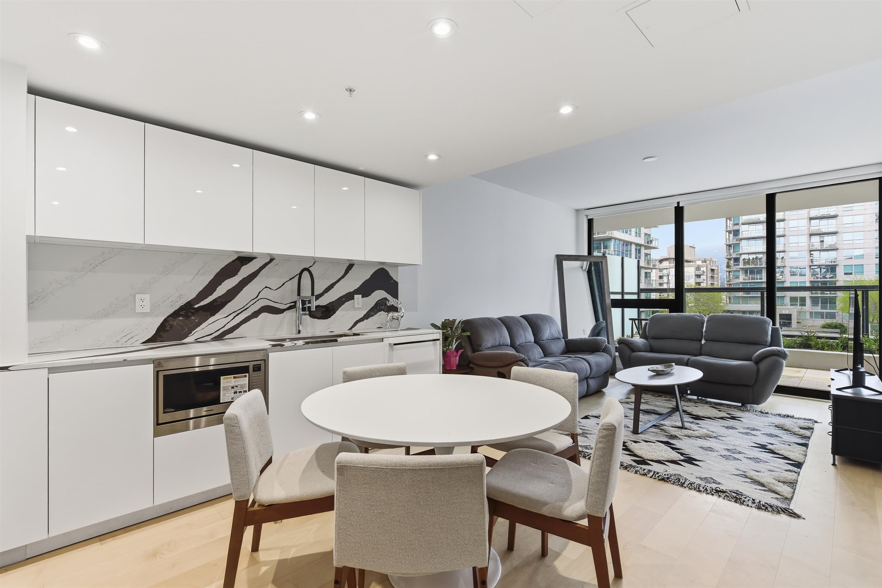410 - 135 E 13th Street, North Vancouver