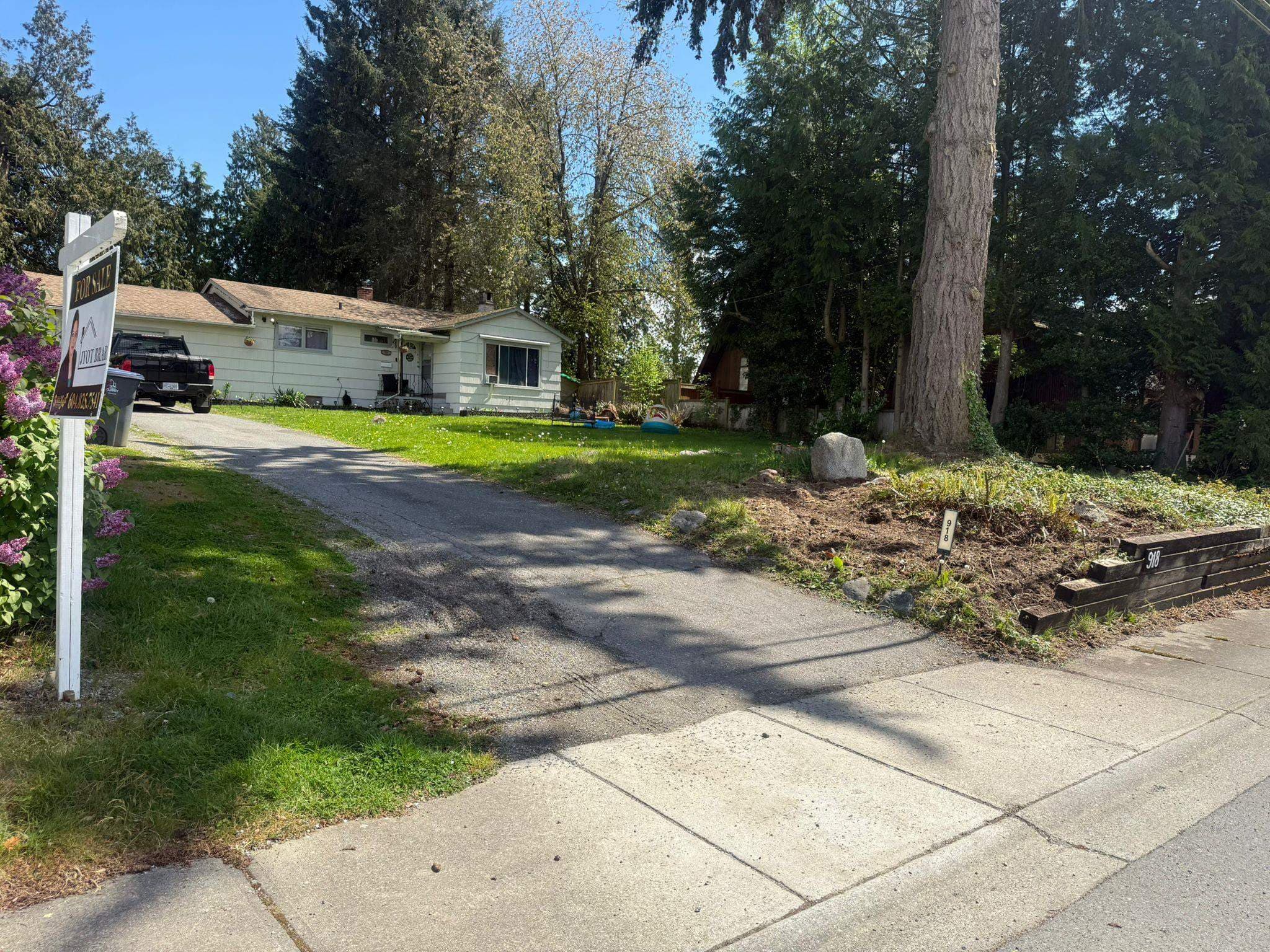 918 164 Street, Surrey, V4A 4Y5 — photo 1
