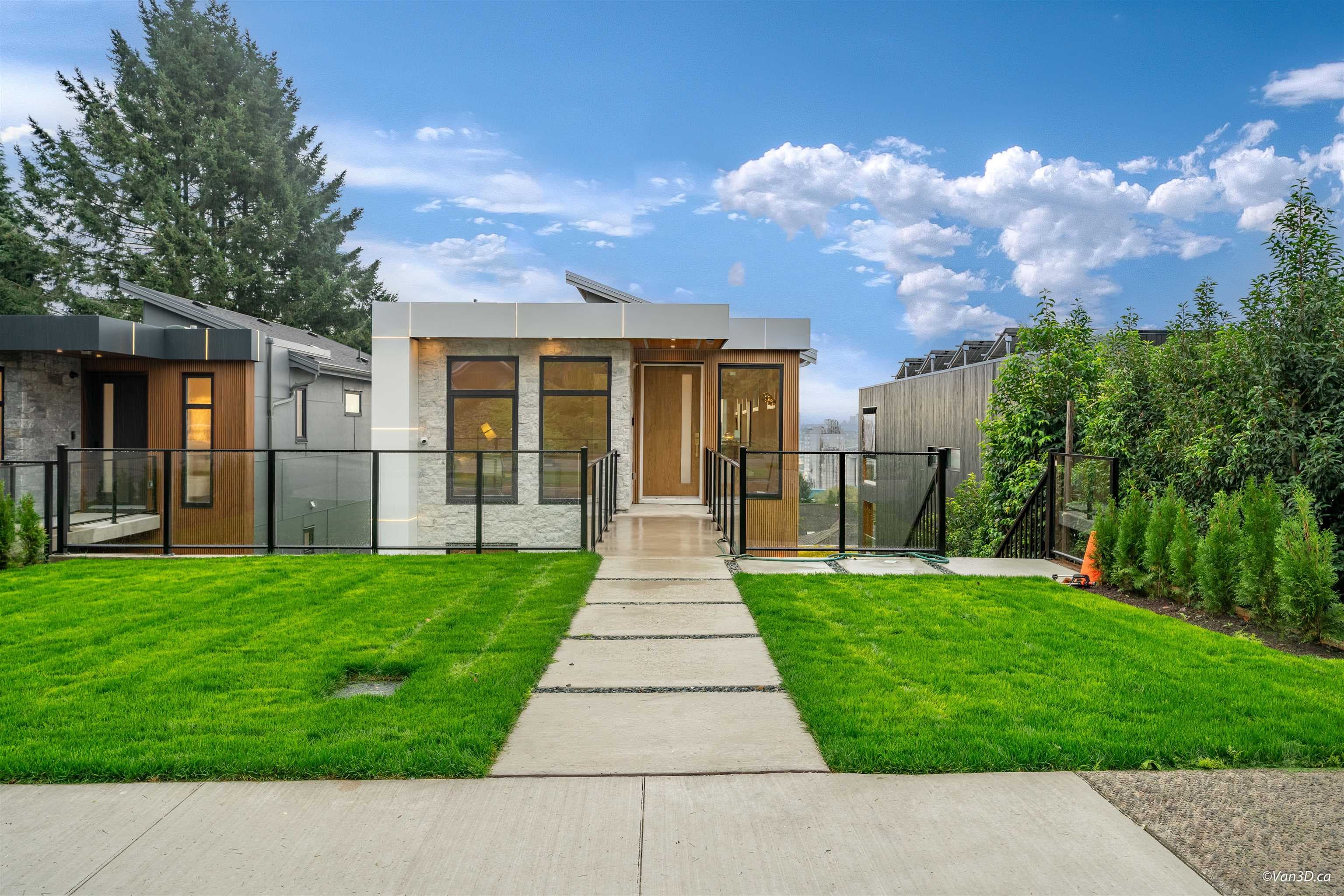 971 Adderley Street, North Vancouver