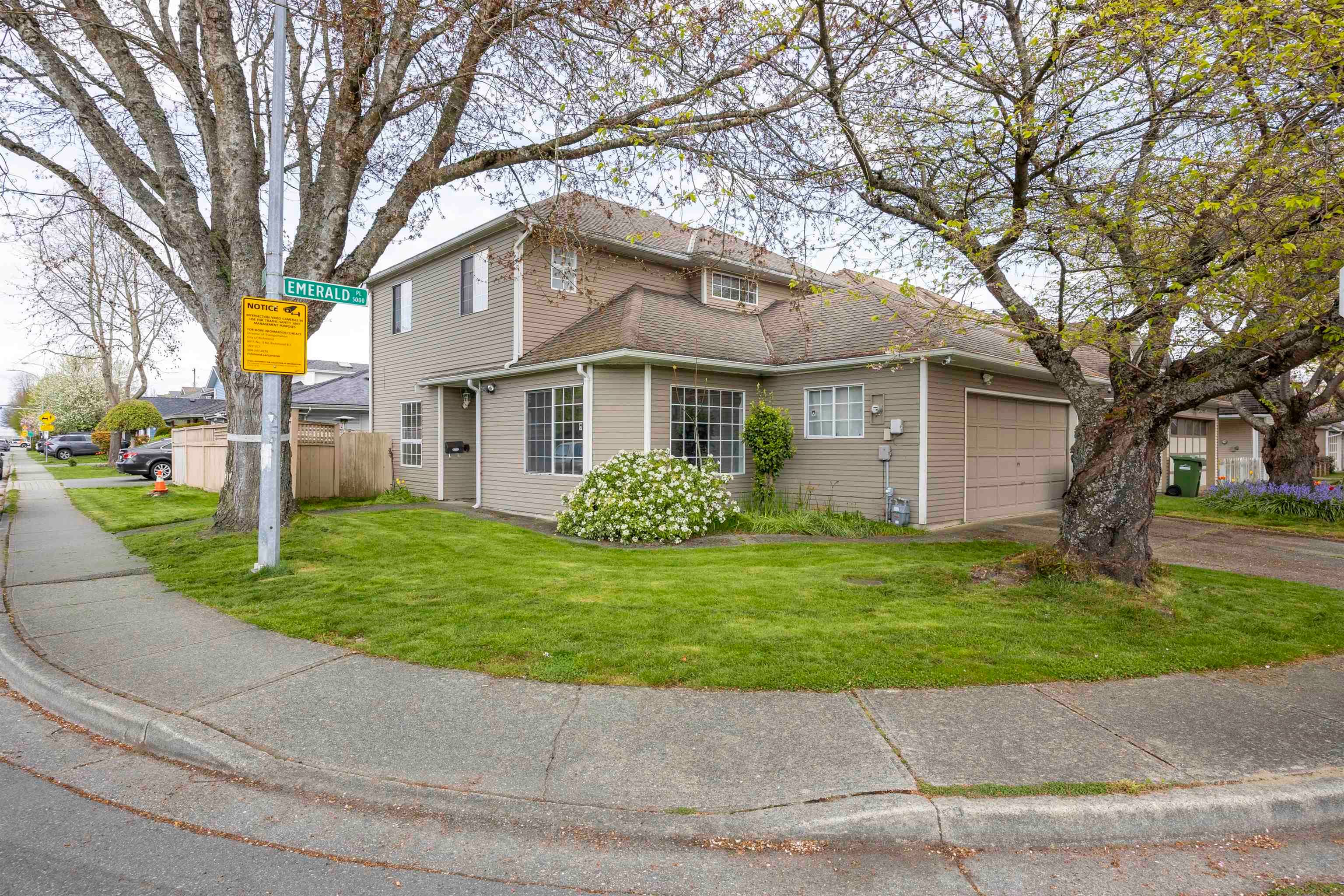 6220 Lynas Lane, Richmond