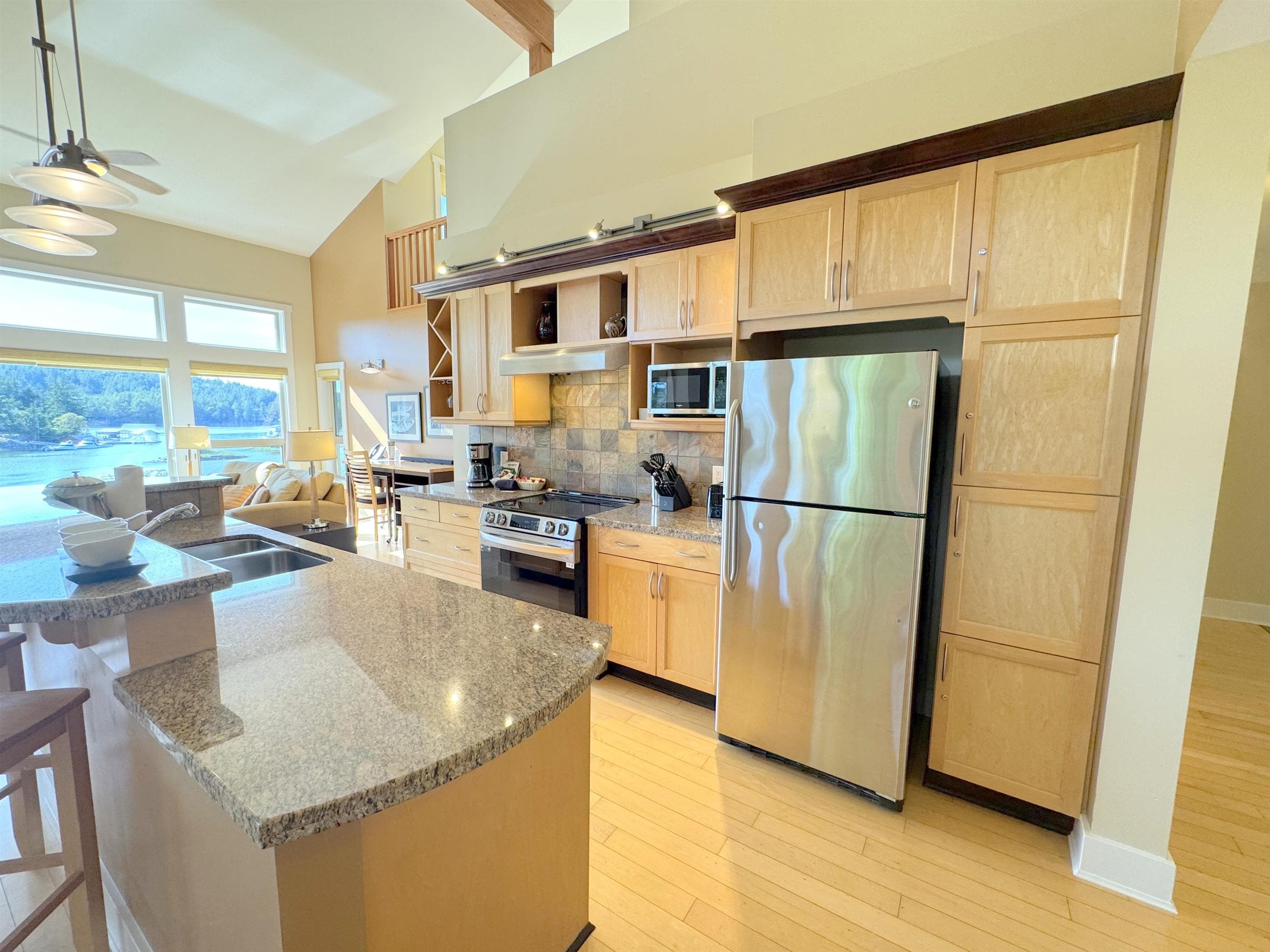 4C - 12849 Lagoon Road, Madeira Park, V0N 2H0 — photo 5