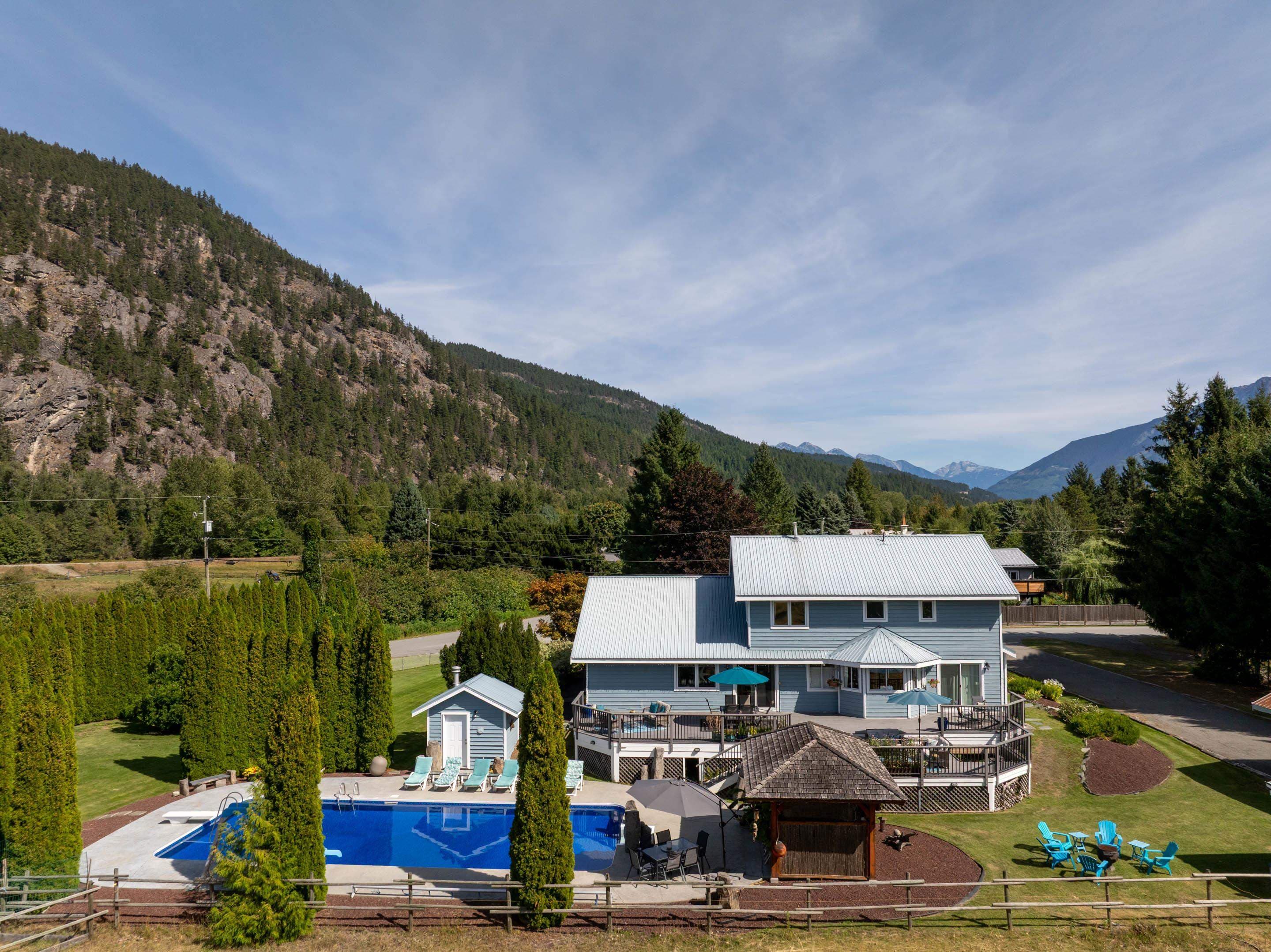 7569 Oberson Road, Pemberton, V0N 2L0 — photo 2