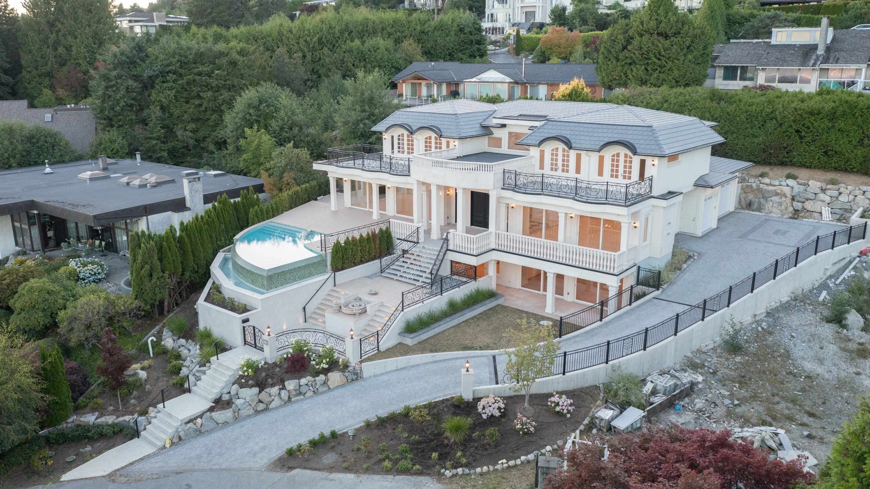 1445 Sandhurst Place, West Vancouver