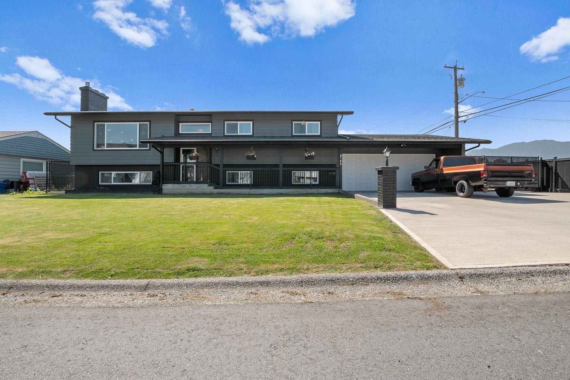 8789 Butchart Street, Chilliwack