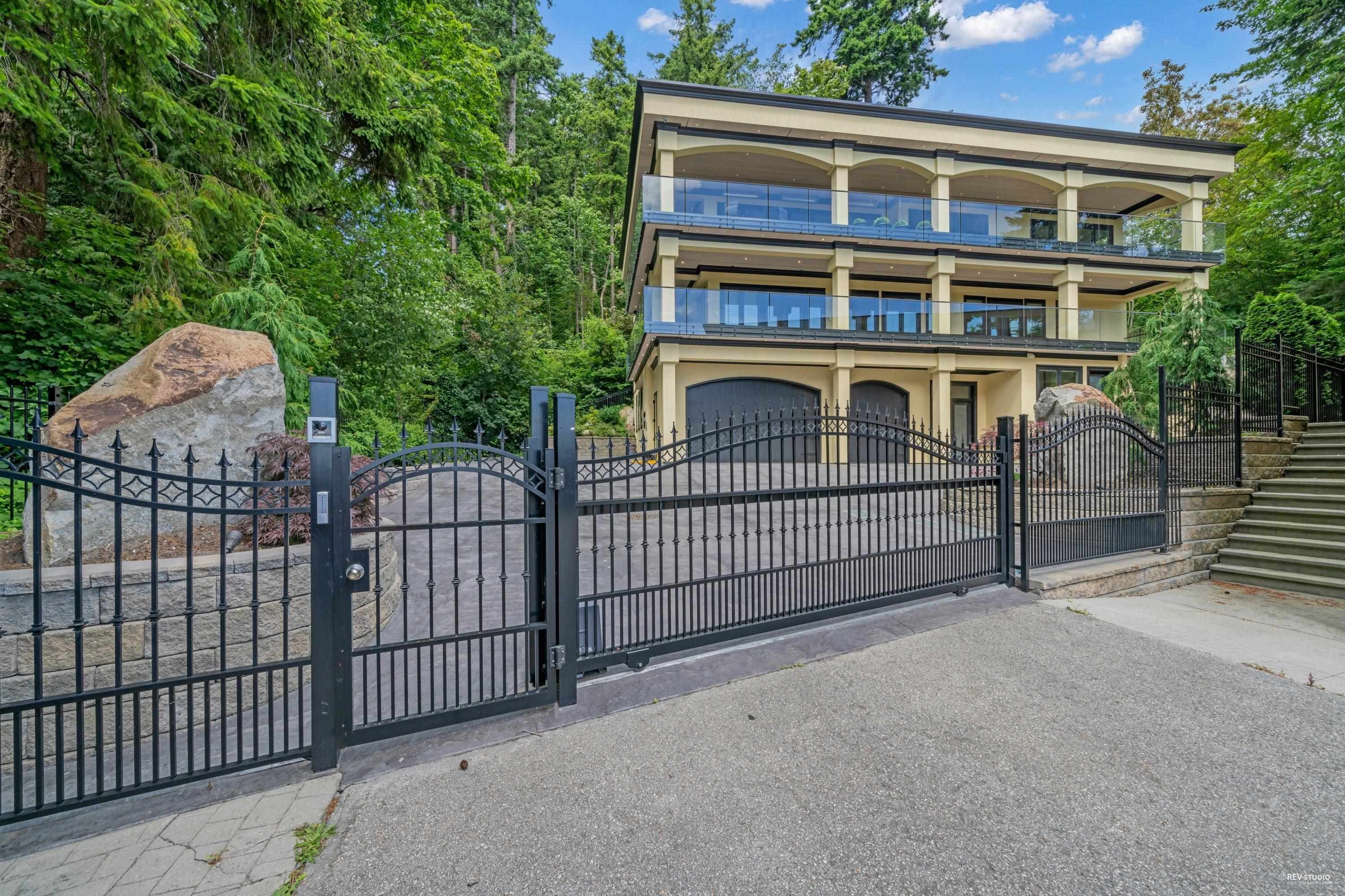 1349 Anderson Street, White Rock