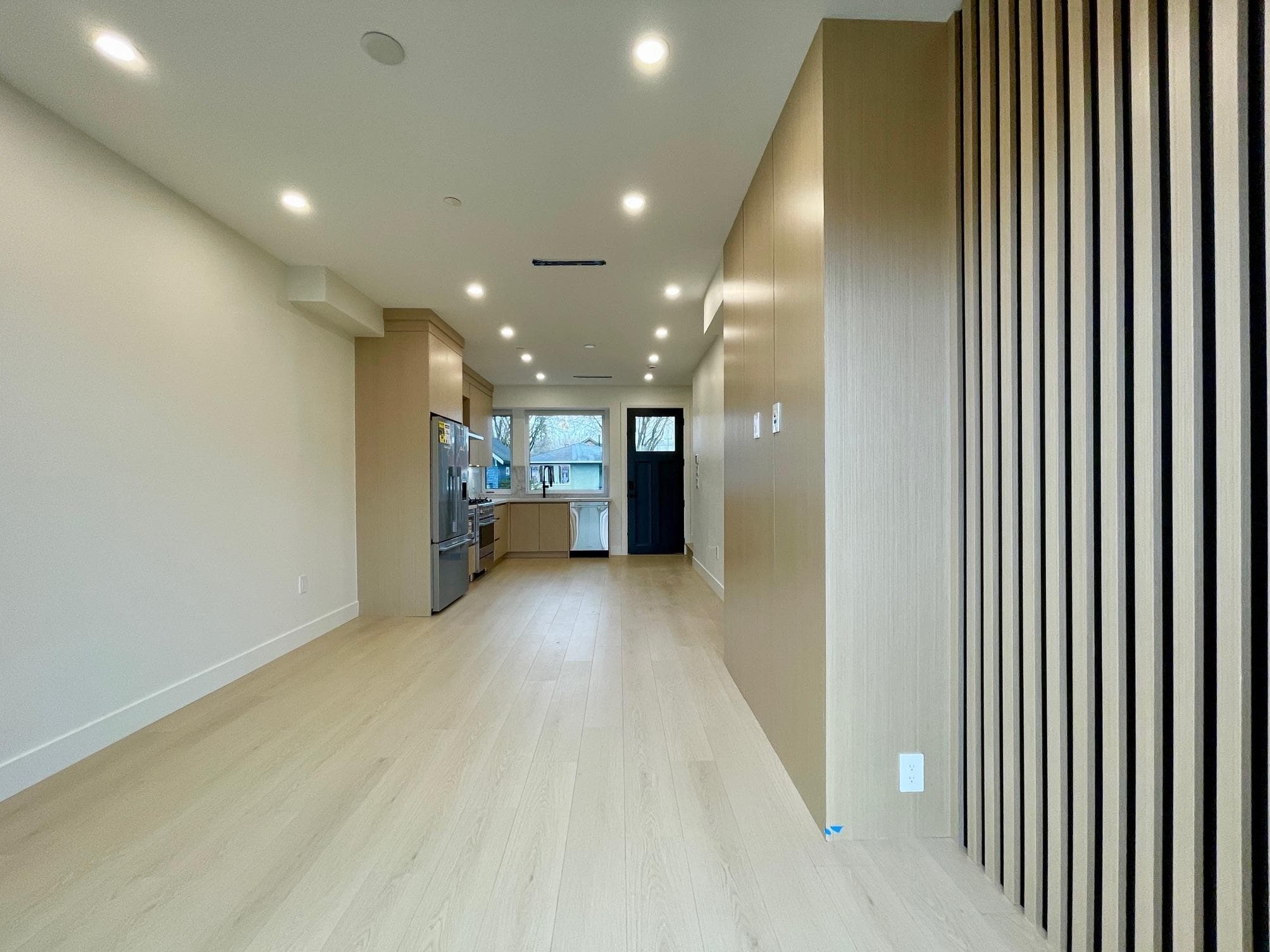 162 E 43rd Avenue, Vancouver, V5W 1S9 — photo 2