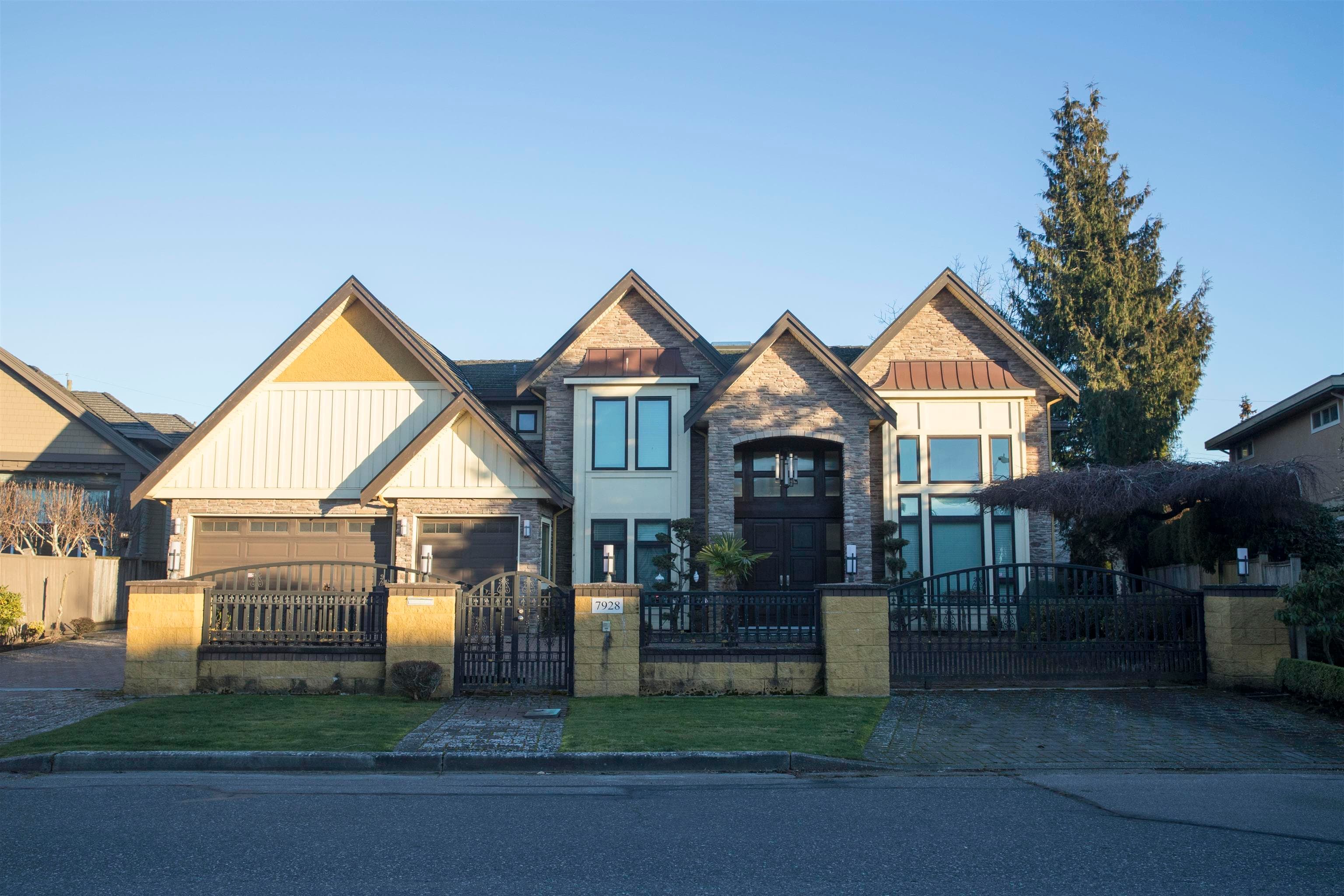 7928 Sunnyholme Crescent, Richmond
