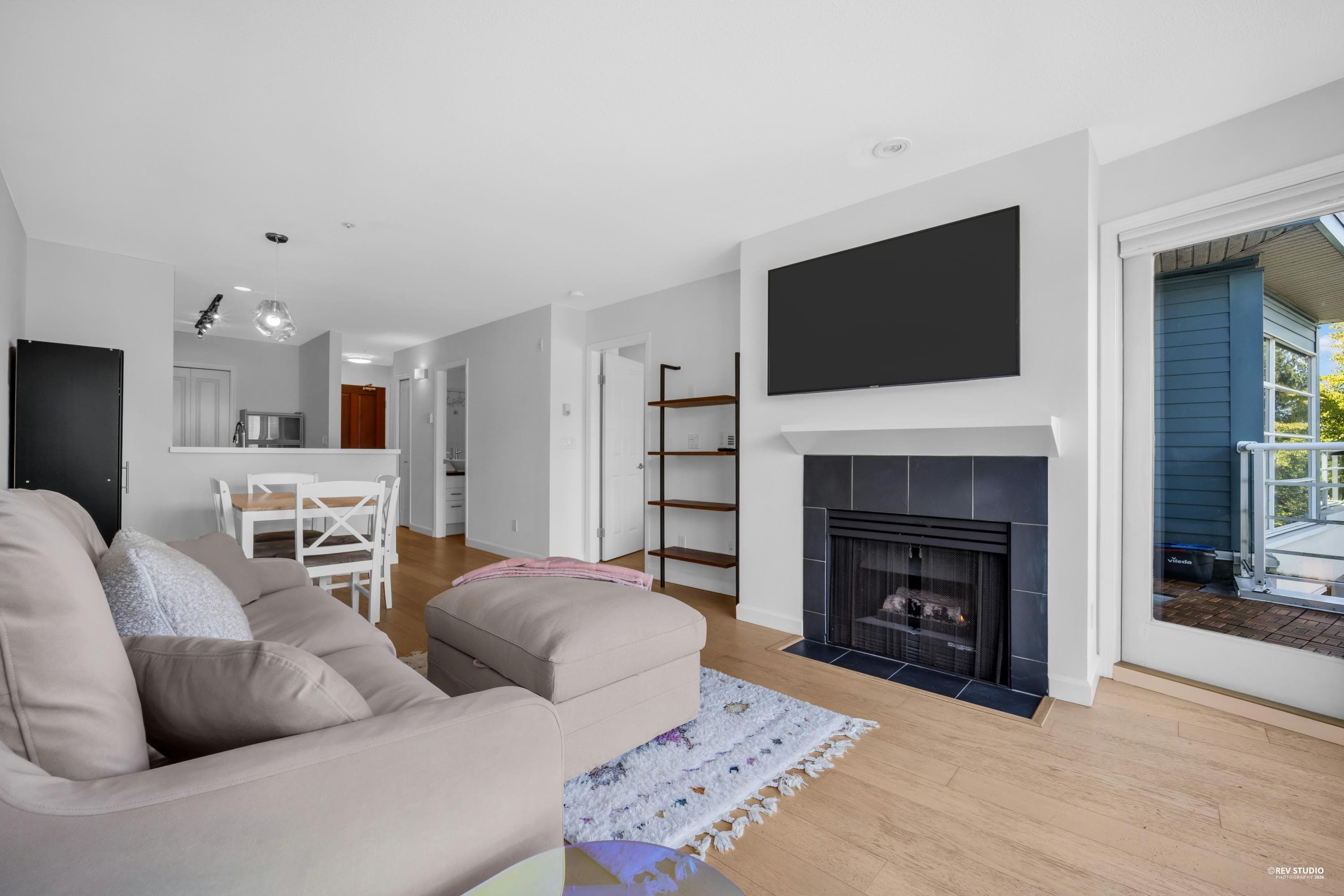 404 - 2575 W 4th Avenue, Vancouver