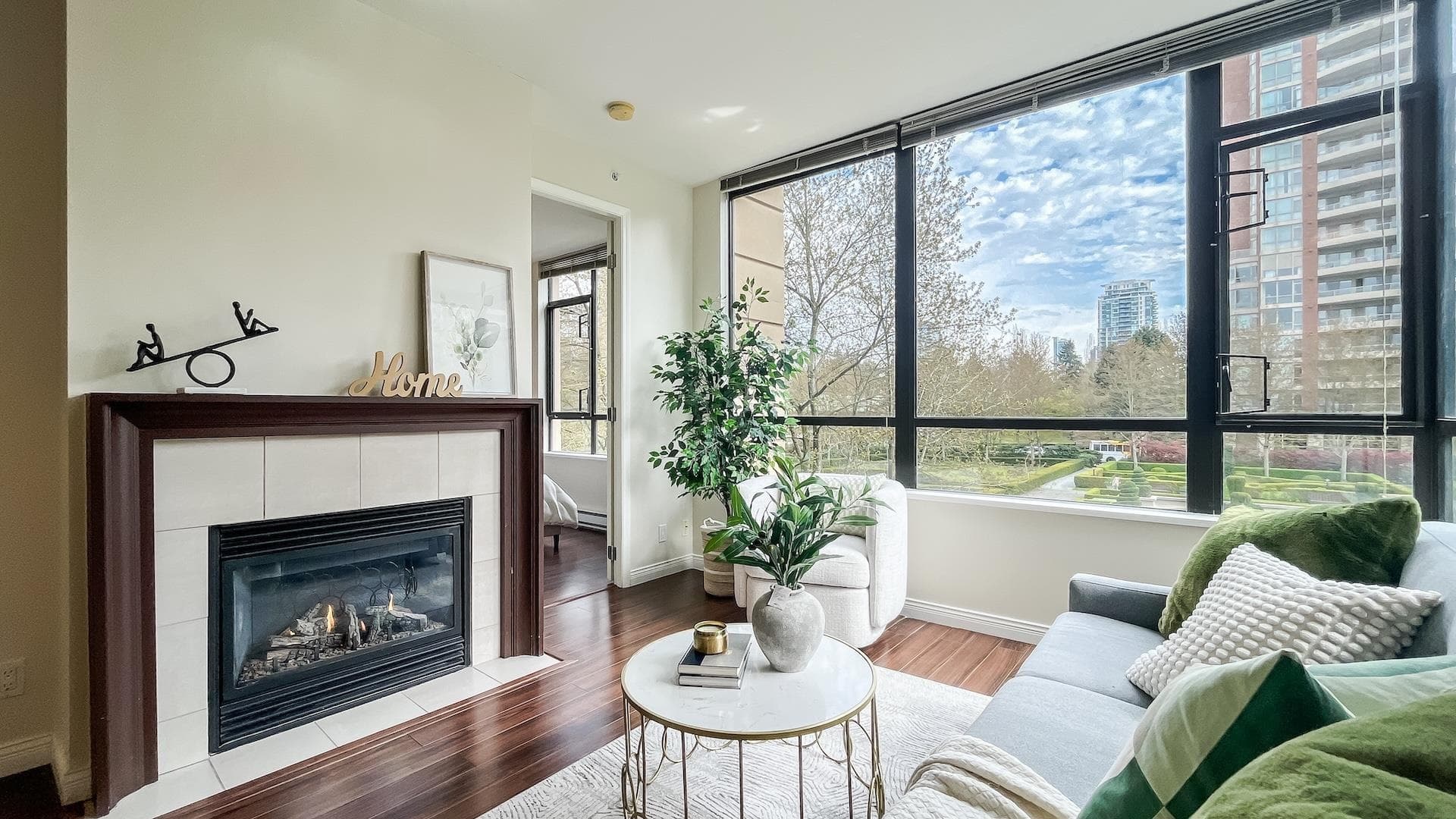 301 - 7368 Sandborne Avenue, Burnaby