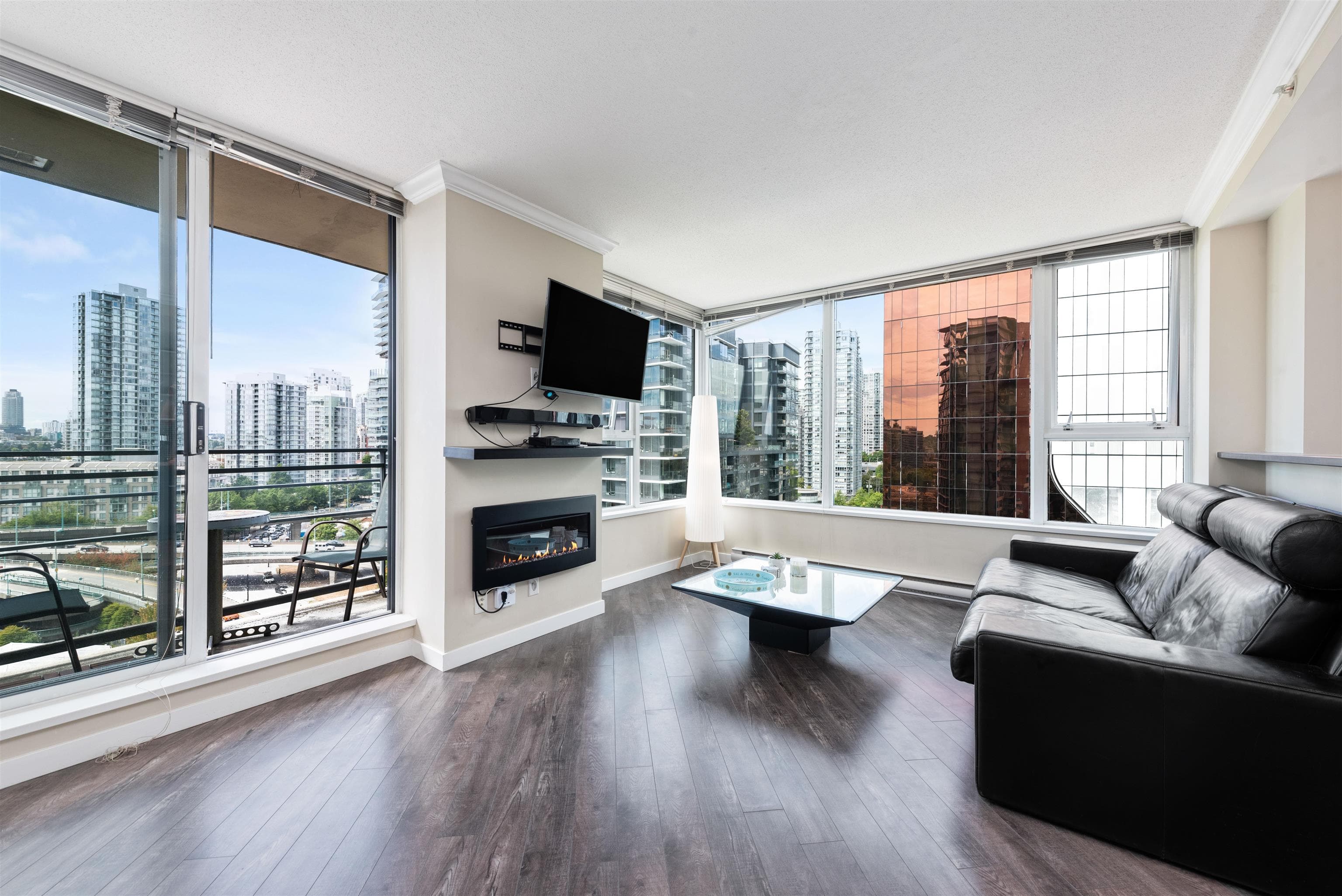 1606 - 33 Smithe Street, Vancouver, V6B 0B5 — photo 3