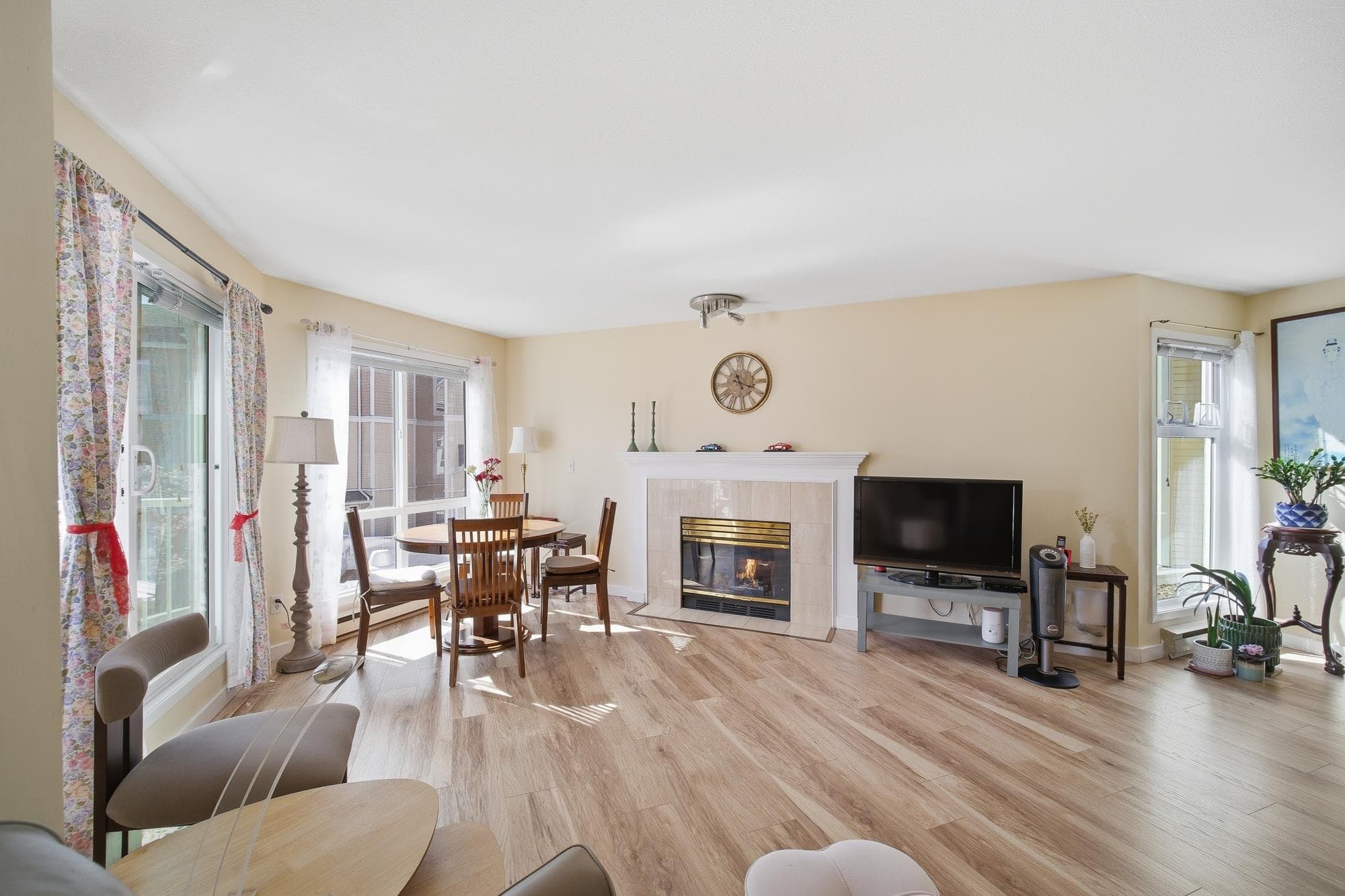 212 - 7437 Moffatt Road, Richmond