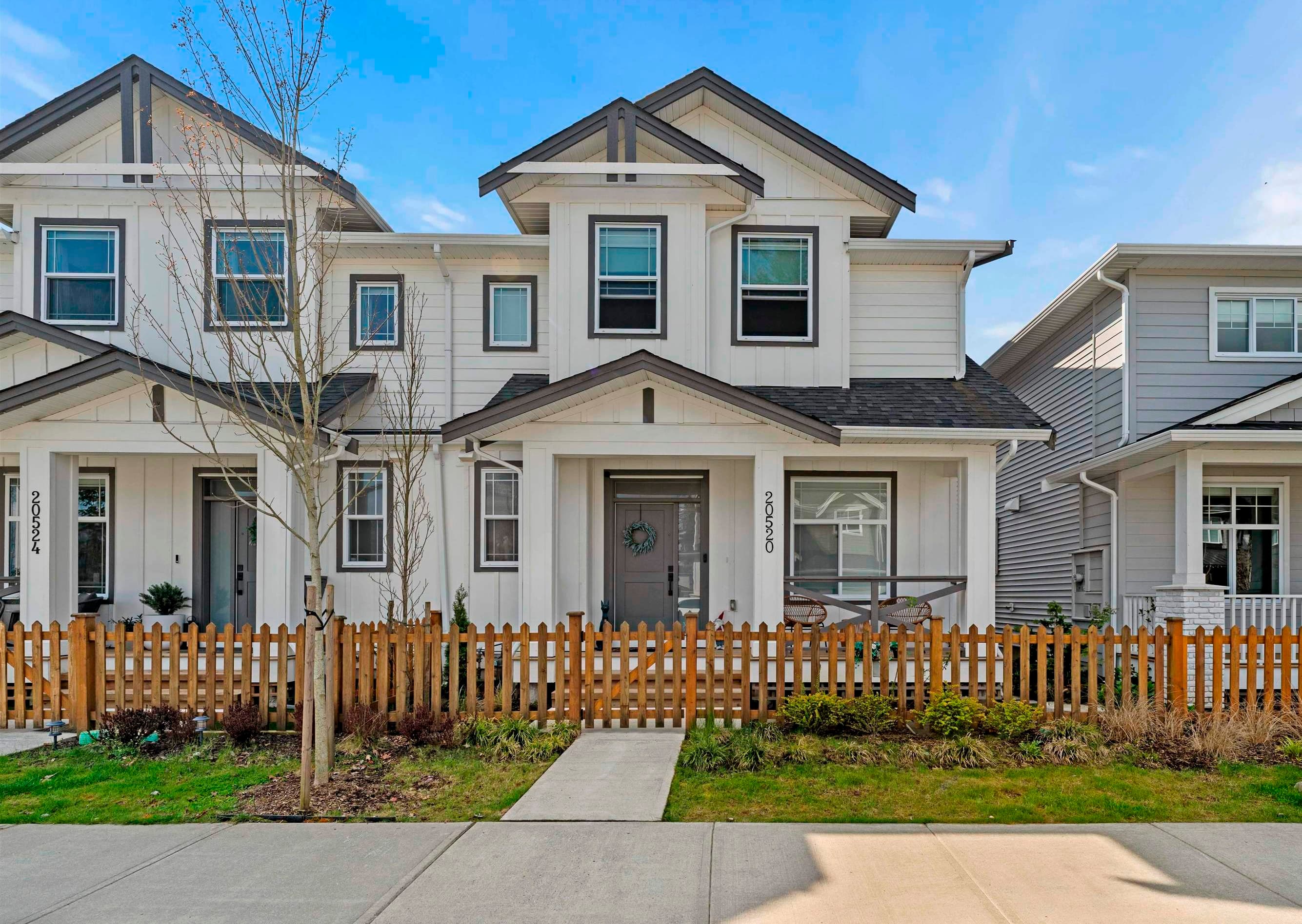 20520 76a Avenue, Langley, V2Y 3T1 — photo 1