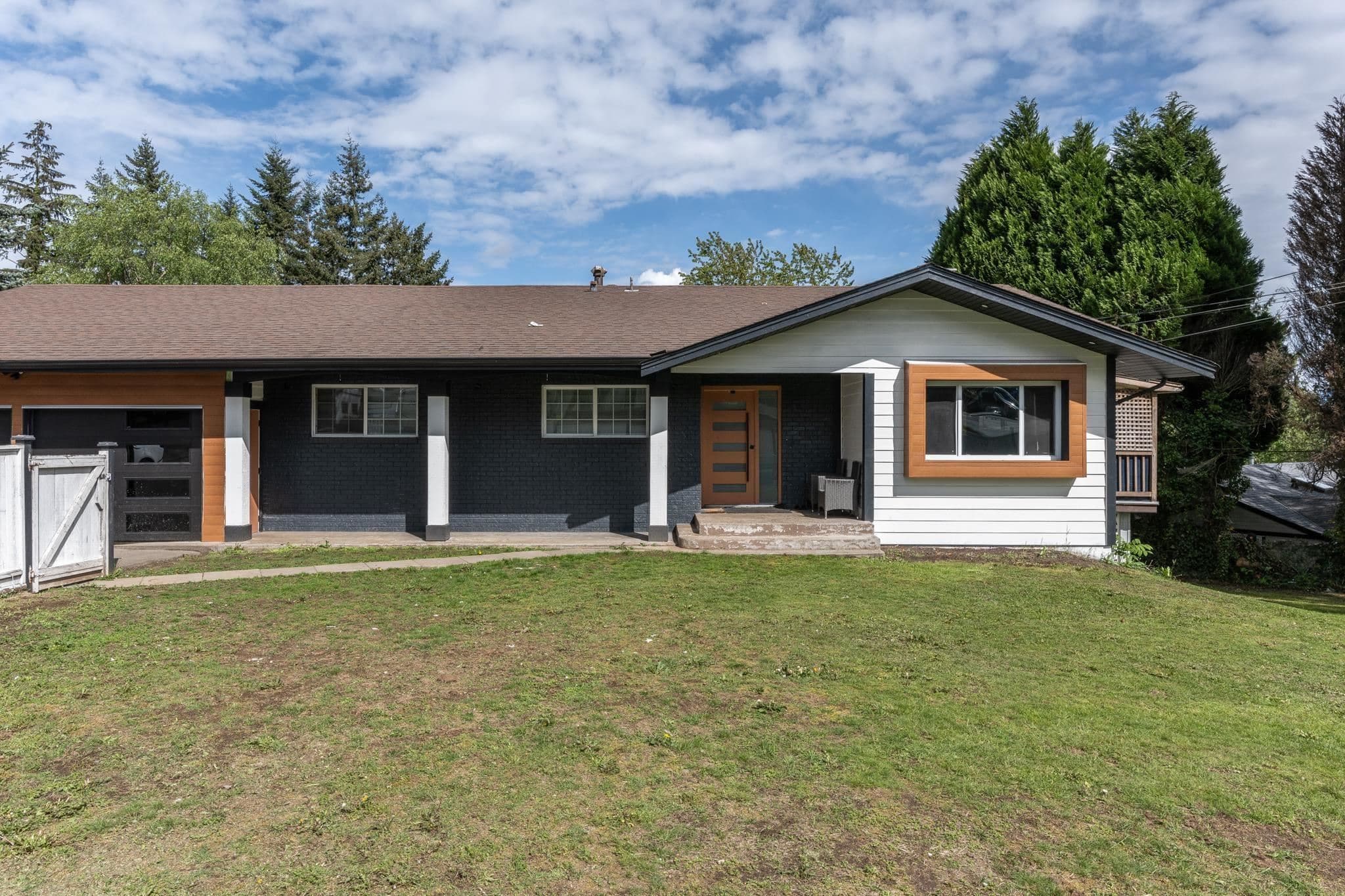 2802 Upland Crescent, Abbotsford, V2T 2E9 — photo 1