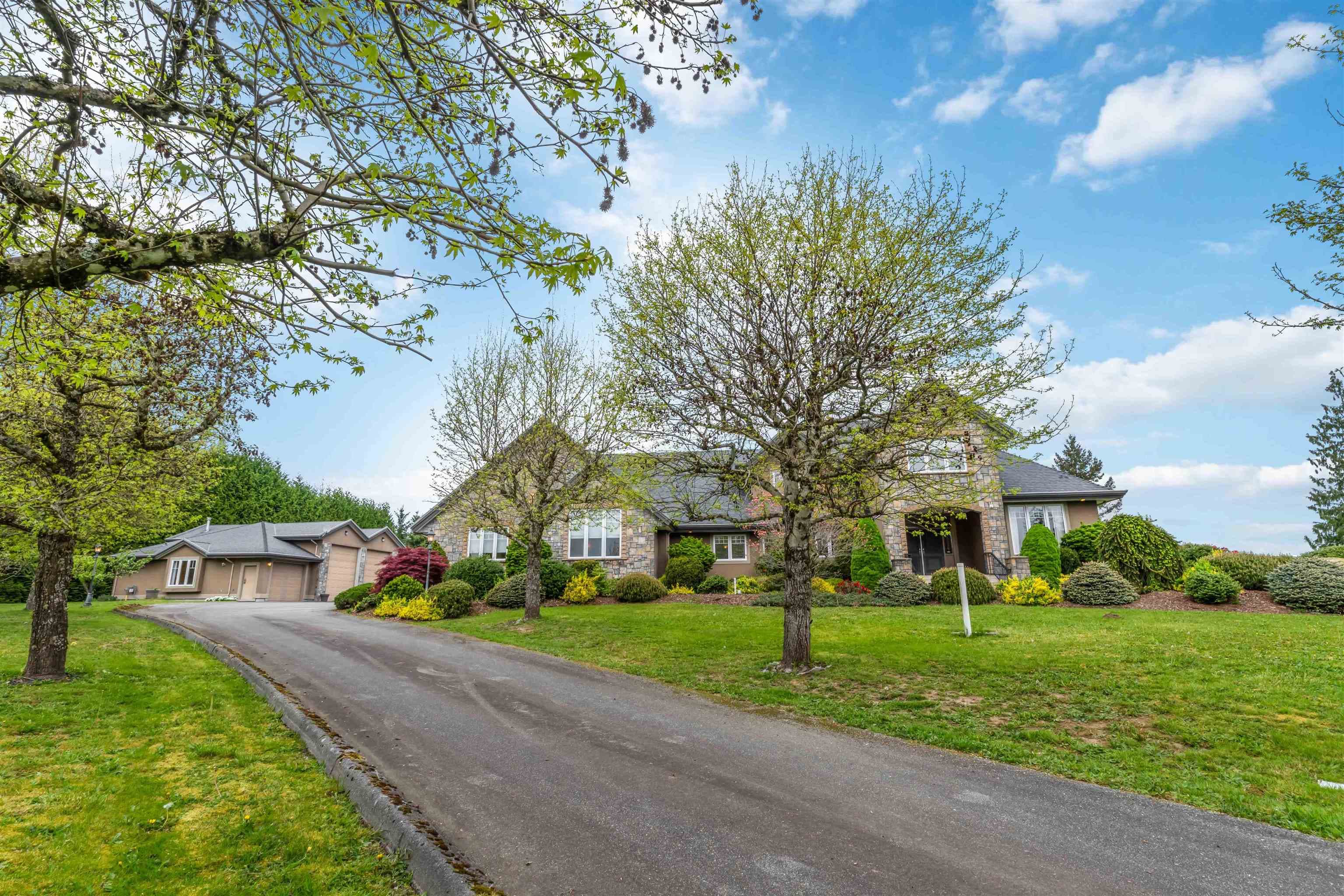 10270 Rolley Crescent, Maple Ridge, V2W 1J9 — photo 2