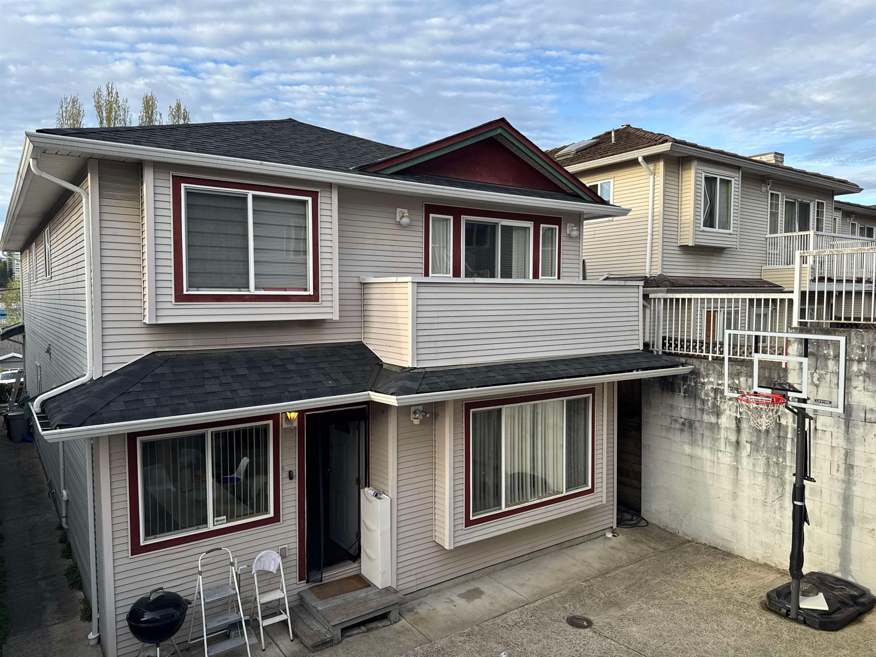 5142 Manor Street, Burnaby