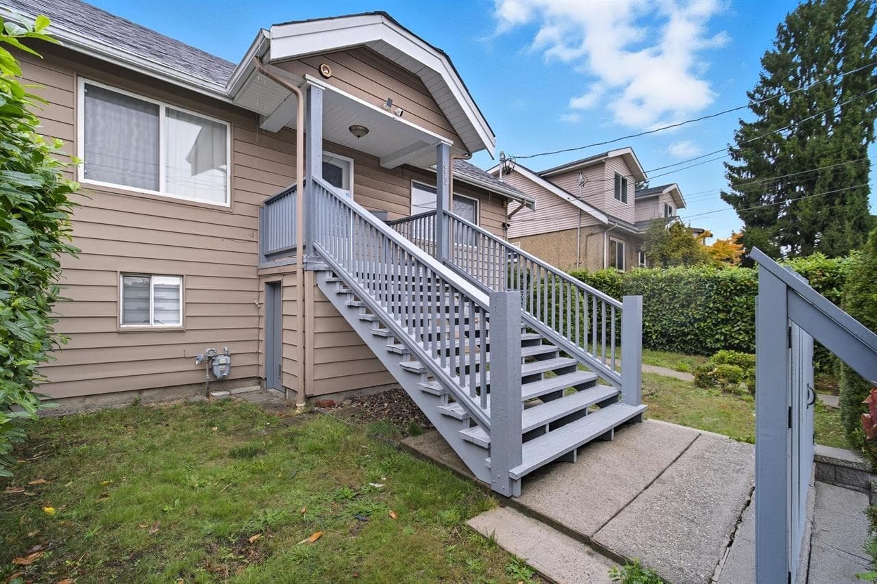 1515 Eighth Avenue, New Westminster — sold