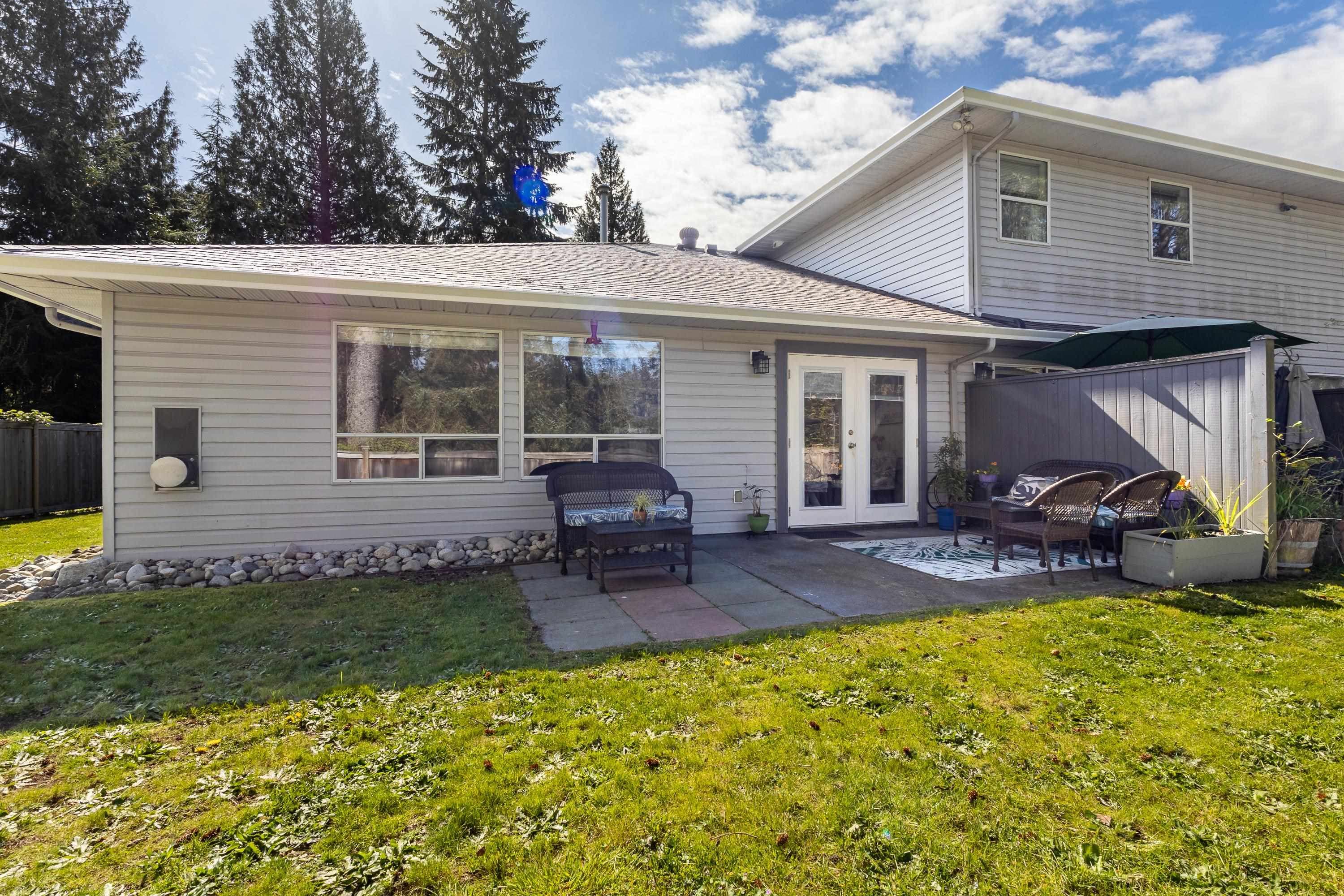 1 - 5706 Ebbtide Street, Sechelt, V7Z 0J4 — photo 2