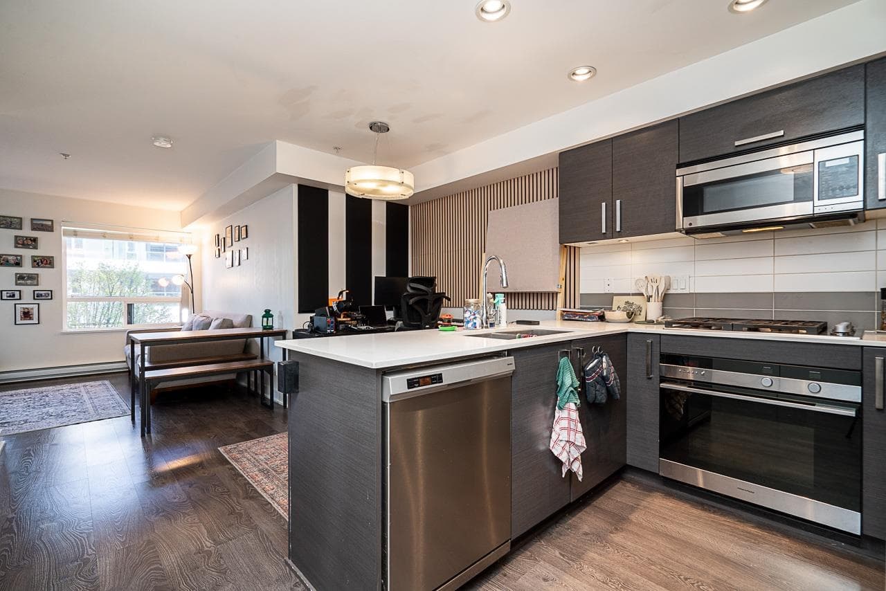212 - 2858 W 4th Avenue, Vancouver