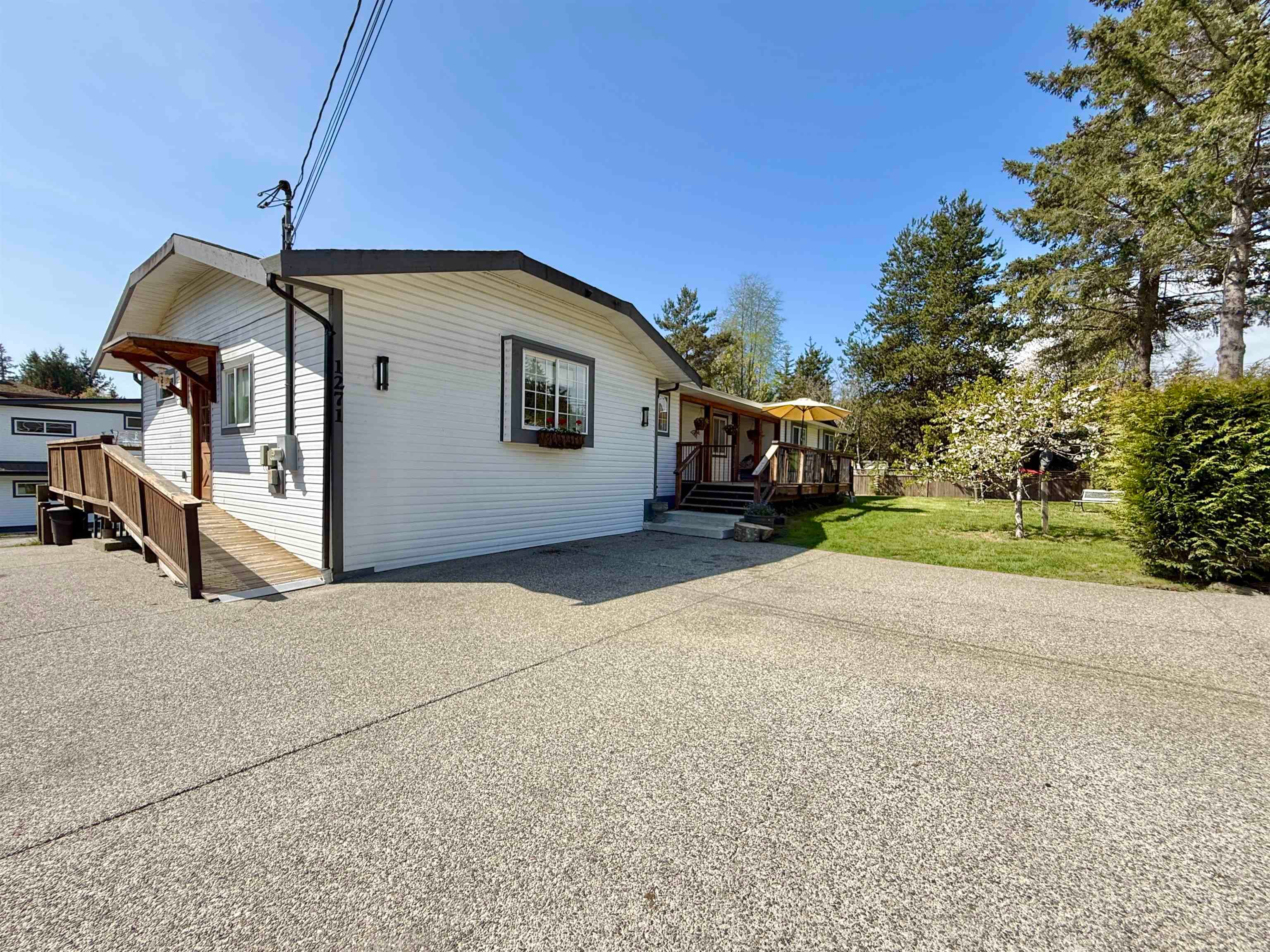 1271 Fitchett Road, Gibsons, V0N 1V4 — photo 1