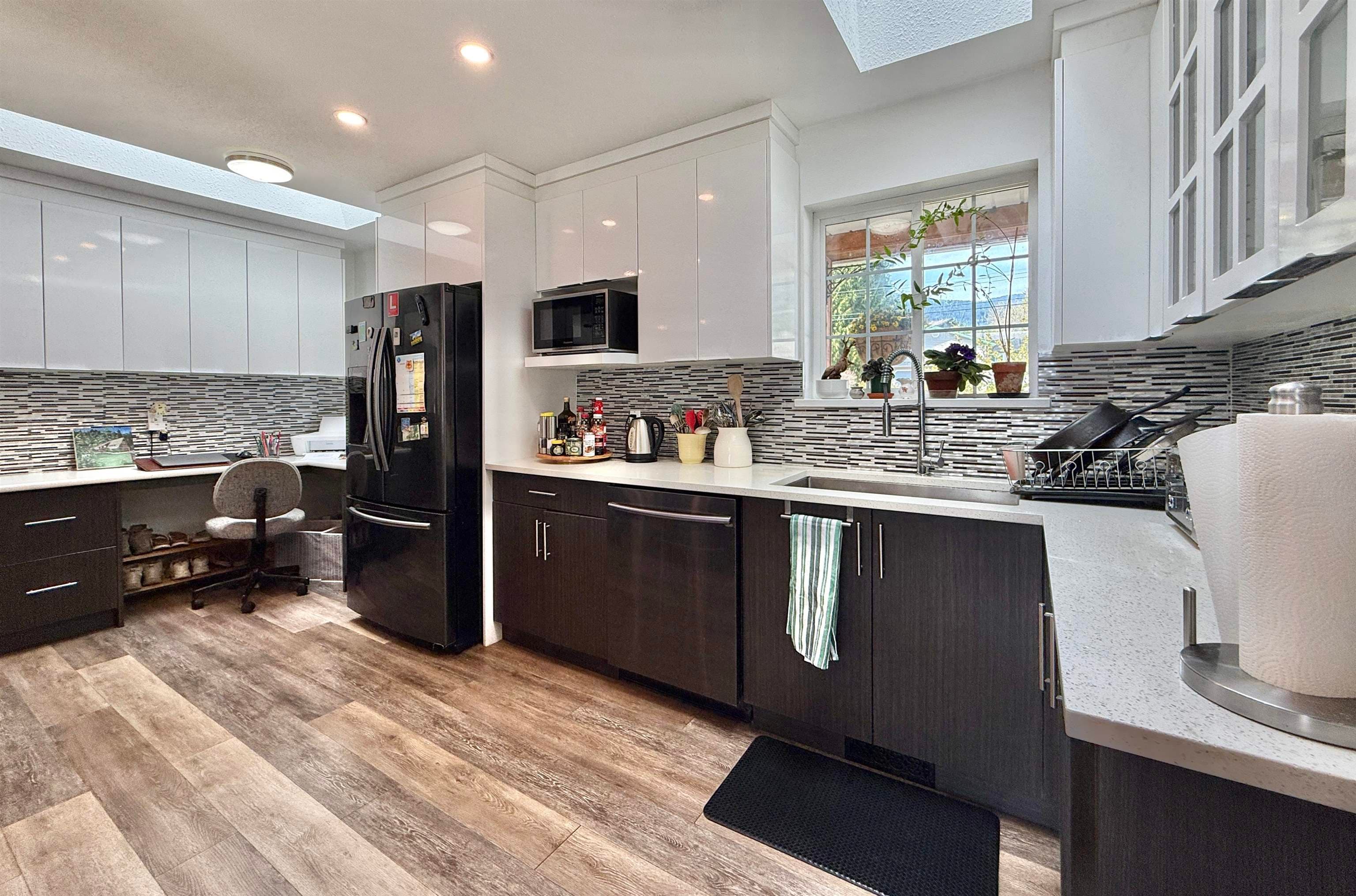 1271 Fitchett Road, Gibsons, V0N 1V4 — photo 4