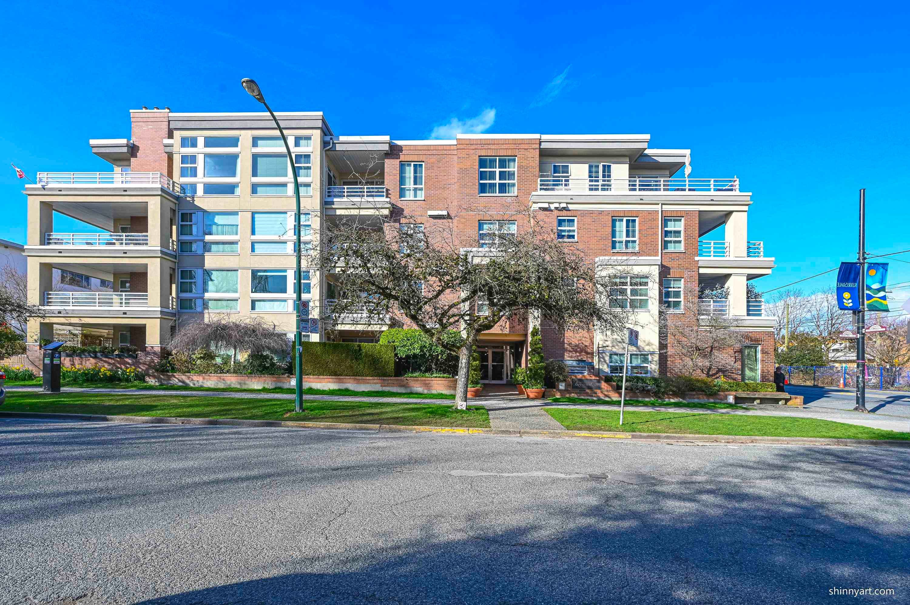 201 - 2105 W 42nd Avenue, Vancouver — sold