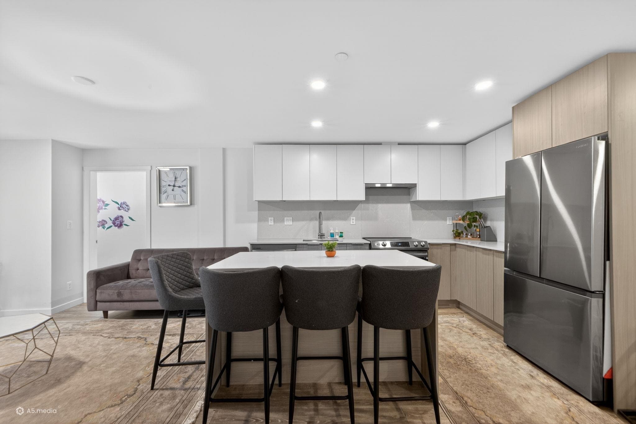 318 - 13968 Laurel Drive, Surrey, V3T 0S9 — photo 2
