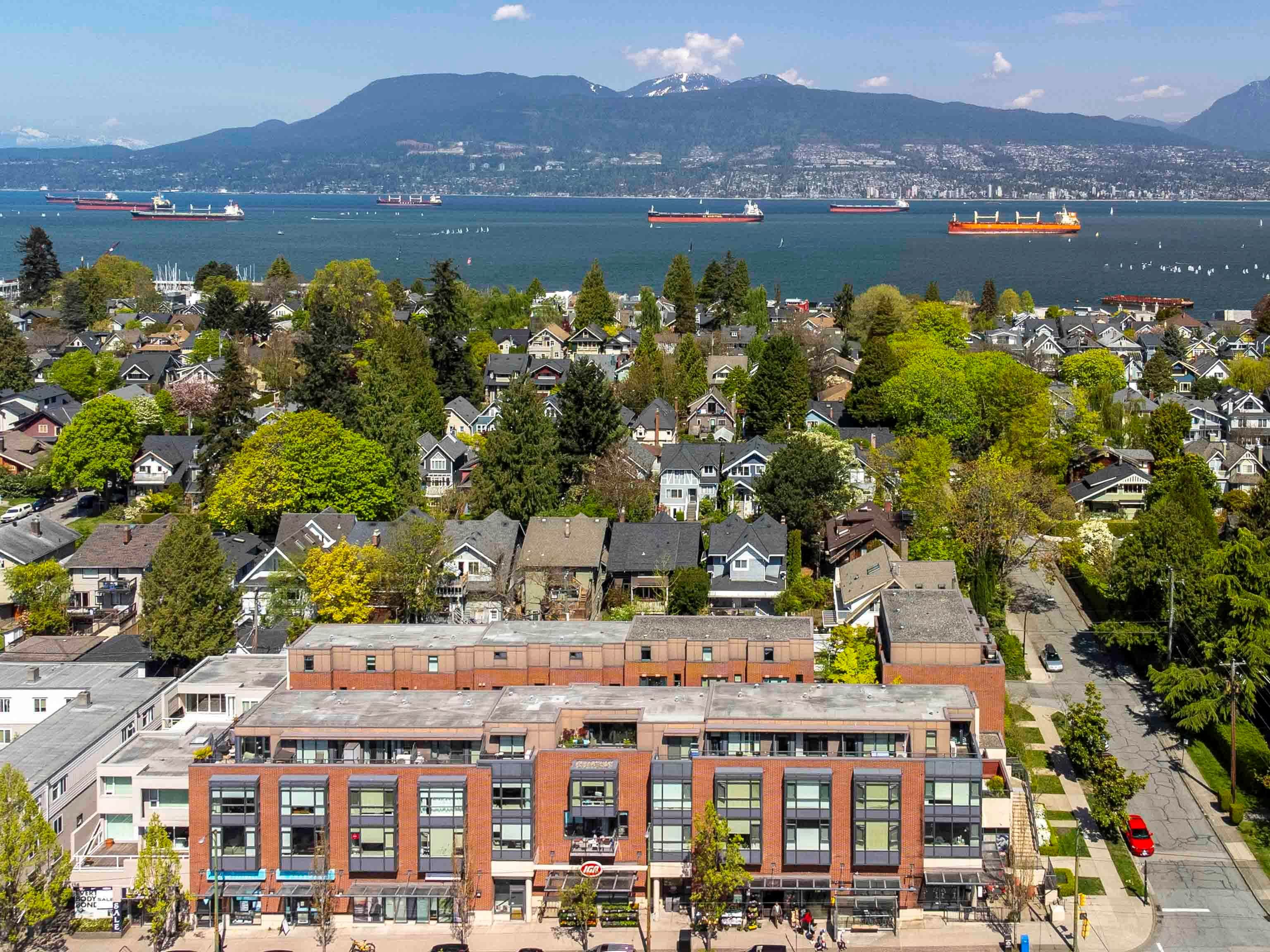 215 - 1961 Collingwood Street, Vancouver