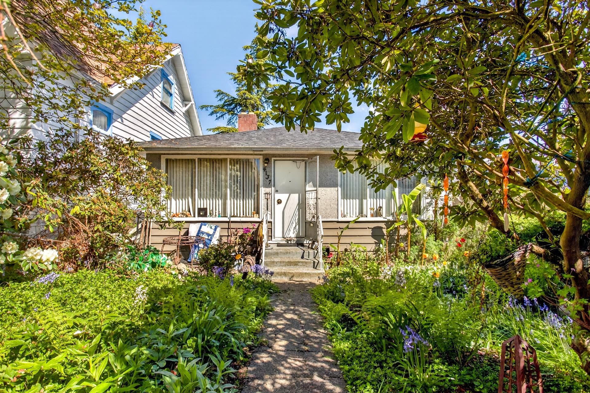 4137 Mcgill Street, Burnaby