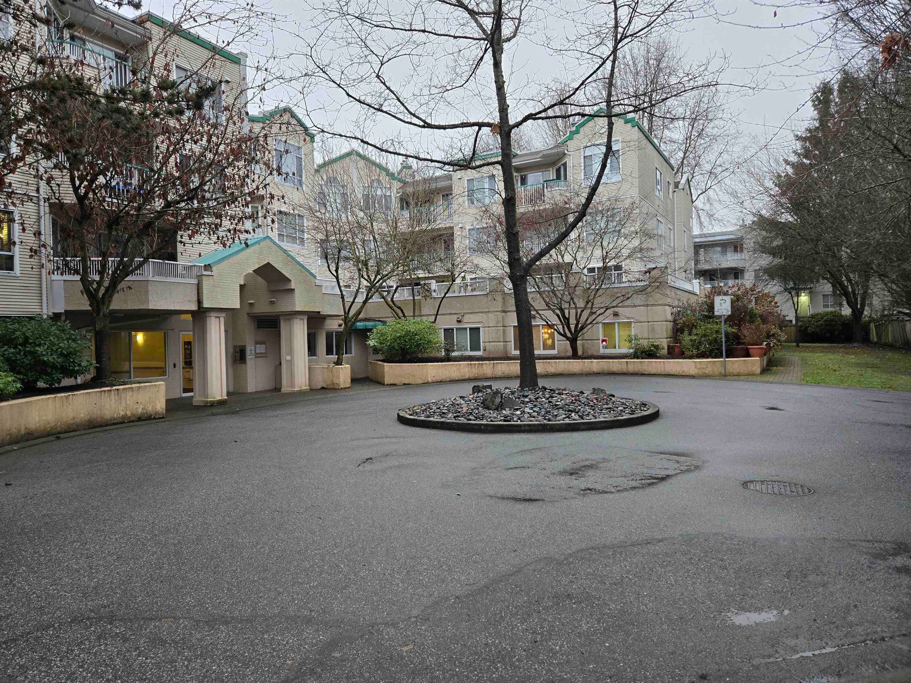 100 - 8655 Jones Road, Richmond