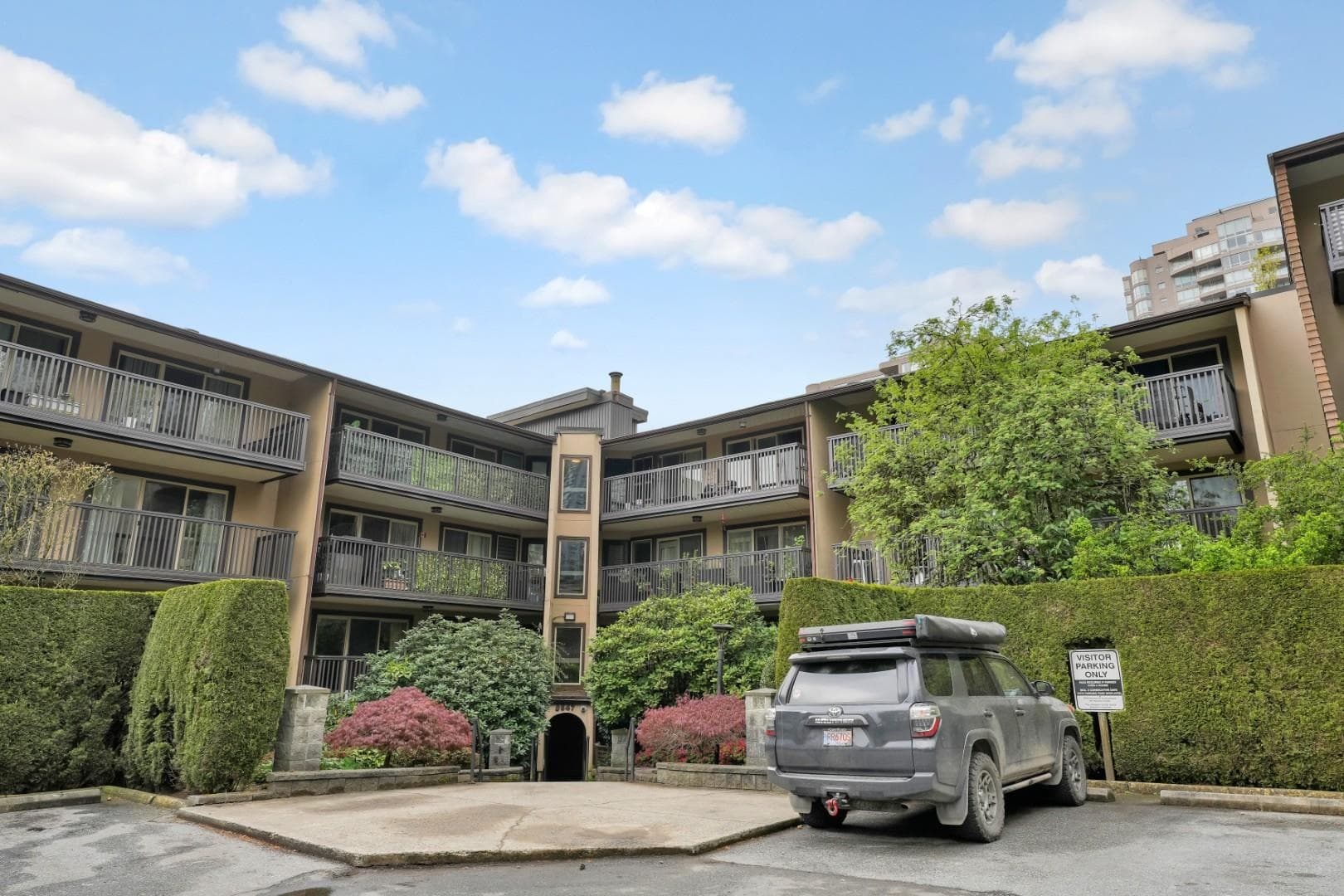 304 - 9847 Manchester Drive, Burnaby