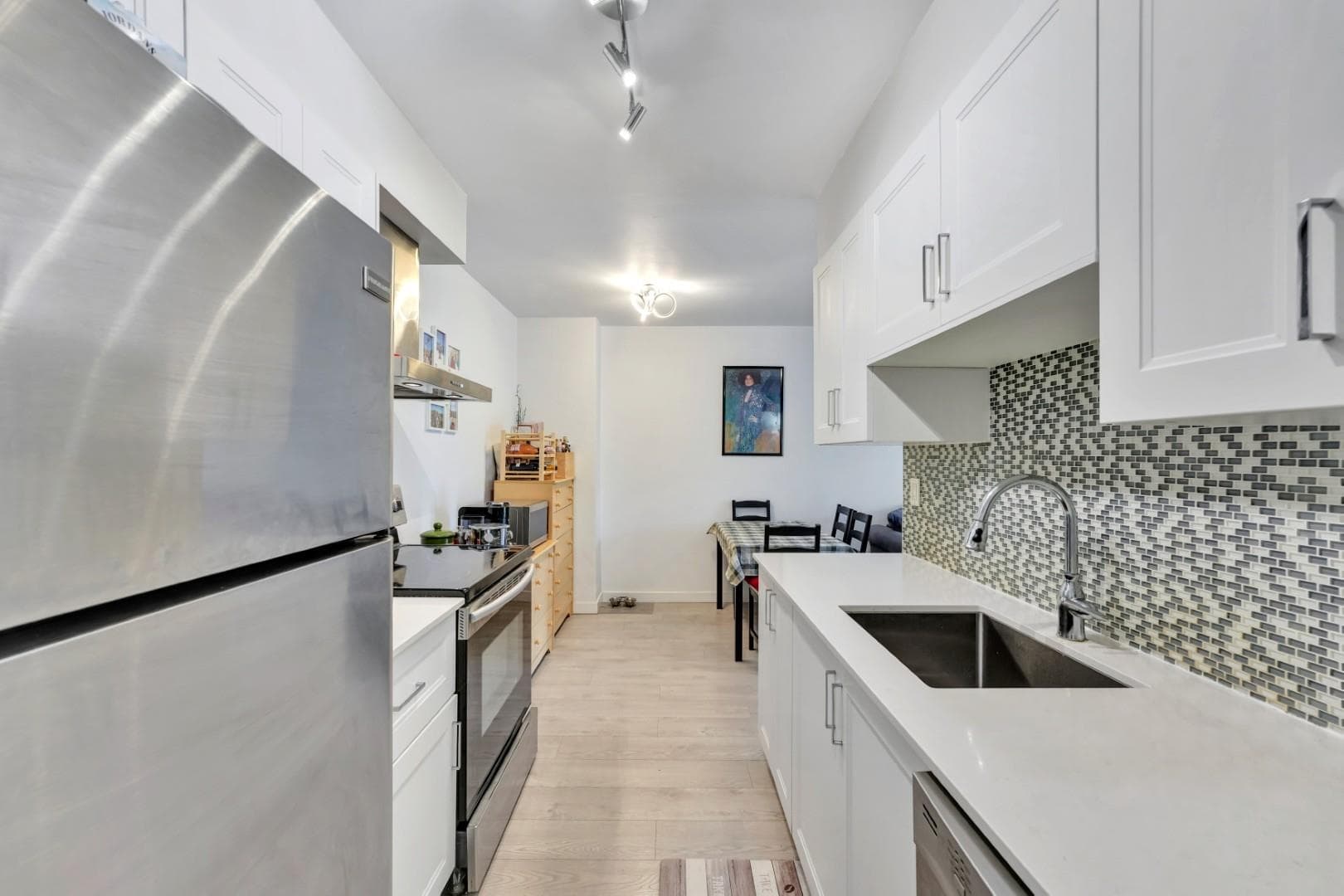 304 - 9847 Manchester Drive, Burnaby, V3N 4P4 — photo 5