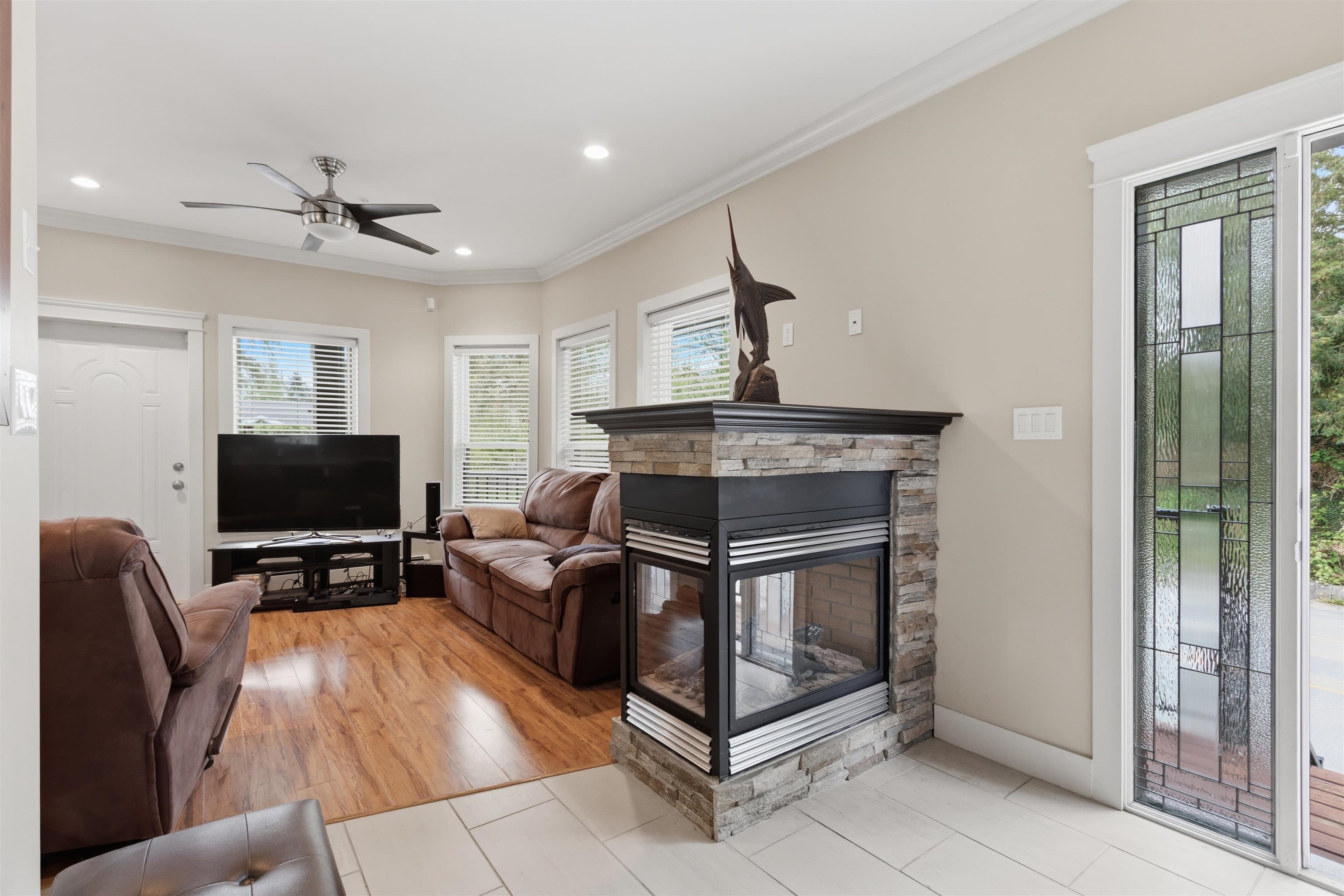 24230 104 Avenue, Maple Ridge, V2W 0E4 — photo 2