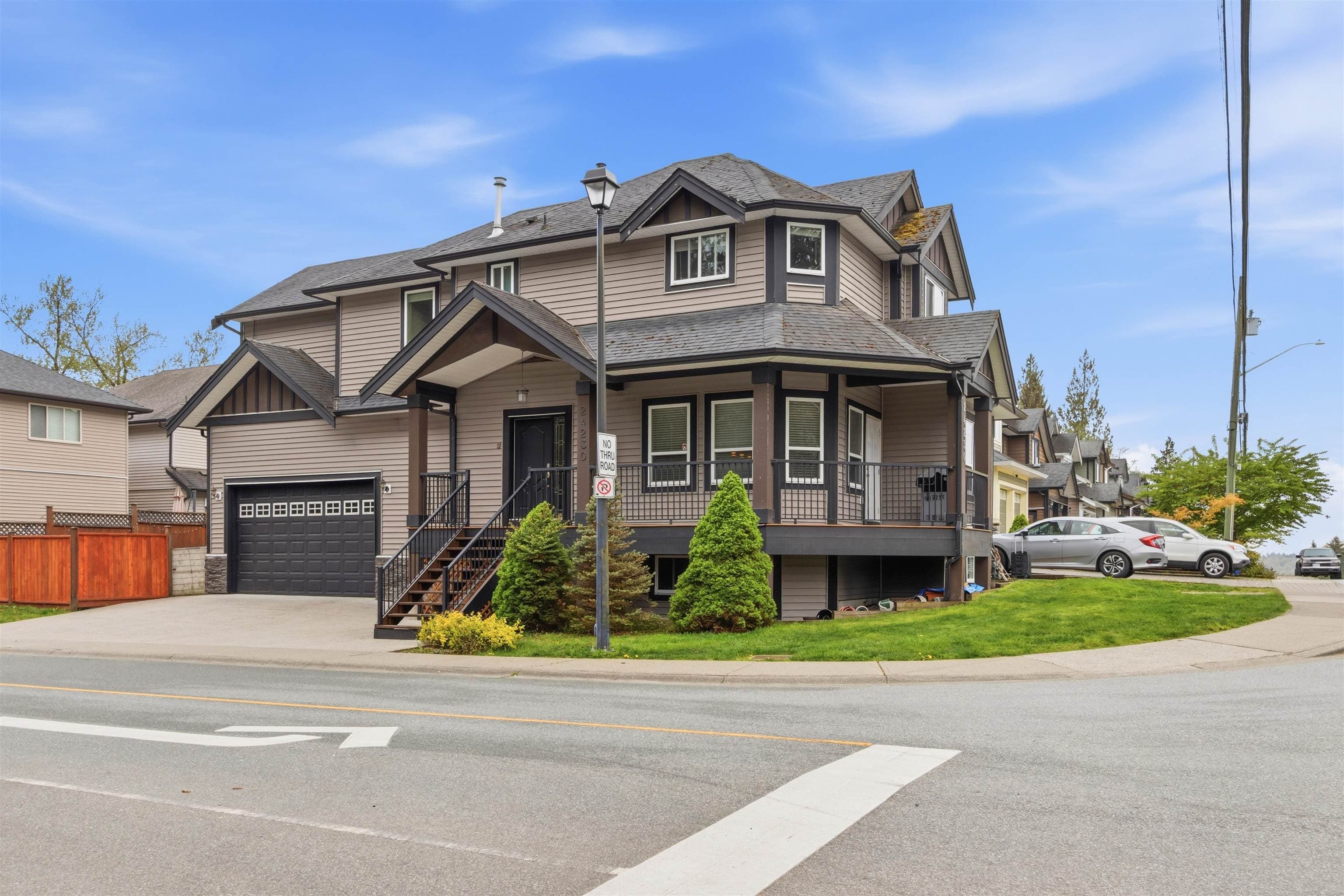 24230 104 Avenue, Maple Ridge, V2W 0E4 — photo 1