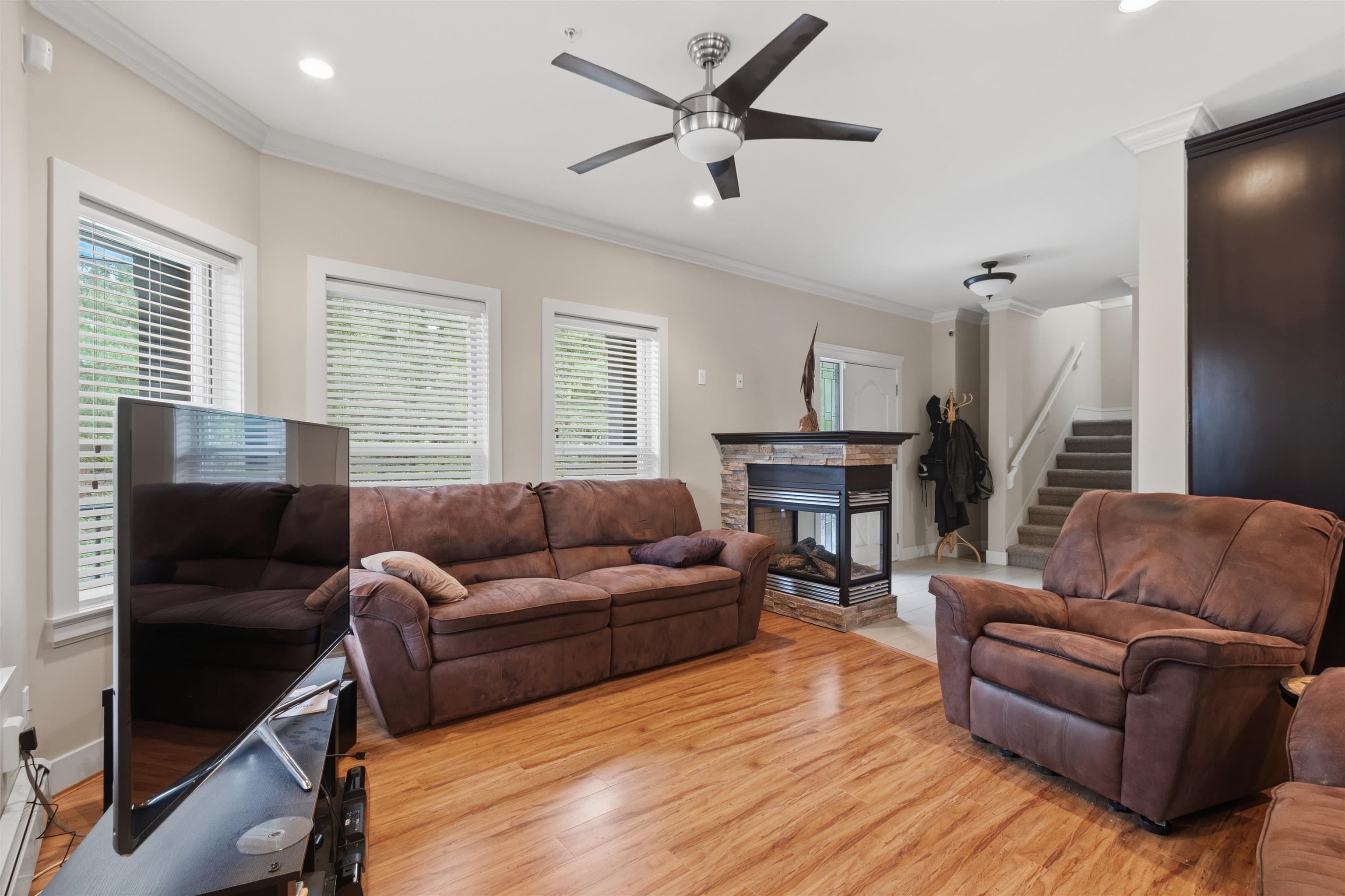 24230 104 Avenue, Maple Ridge, V2W 0E4 — photo 4