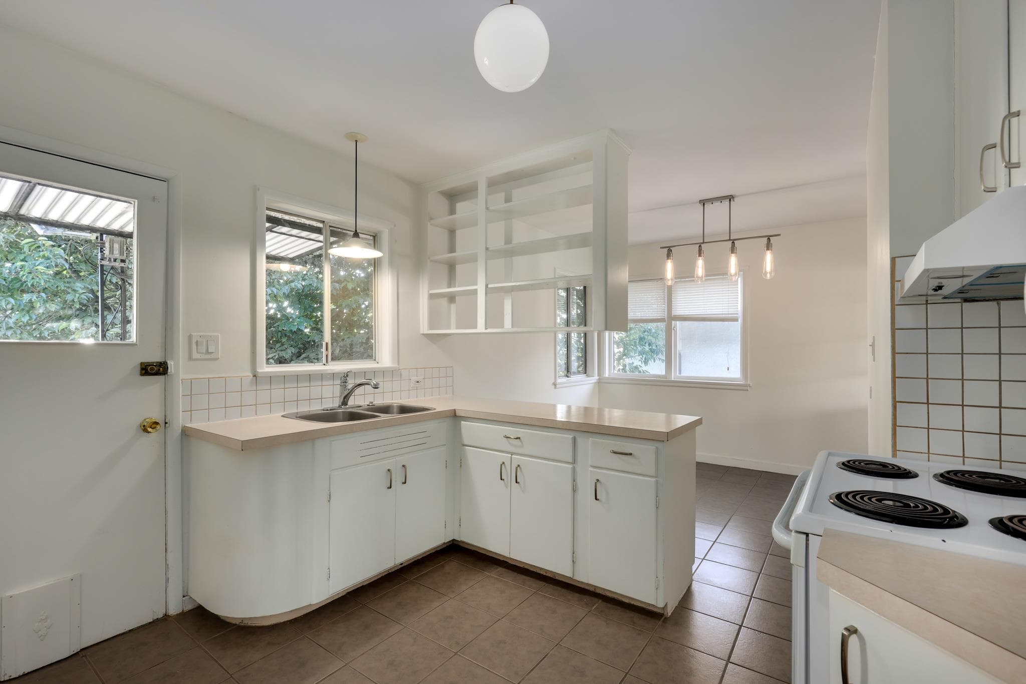 509 E Keith Road, North Vancouver