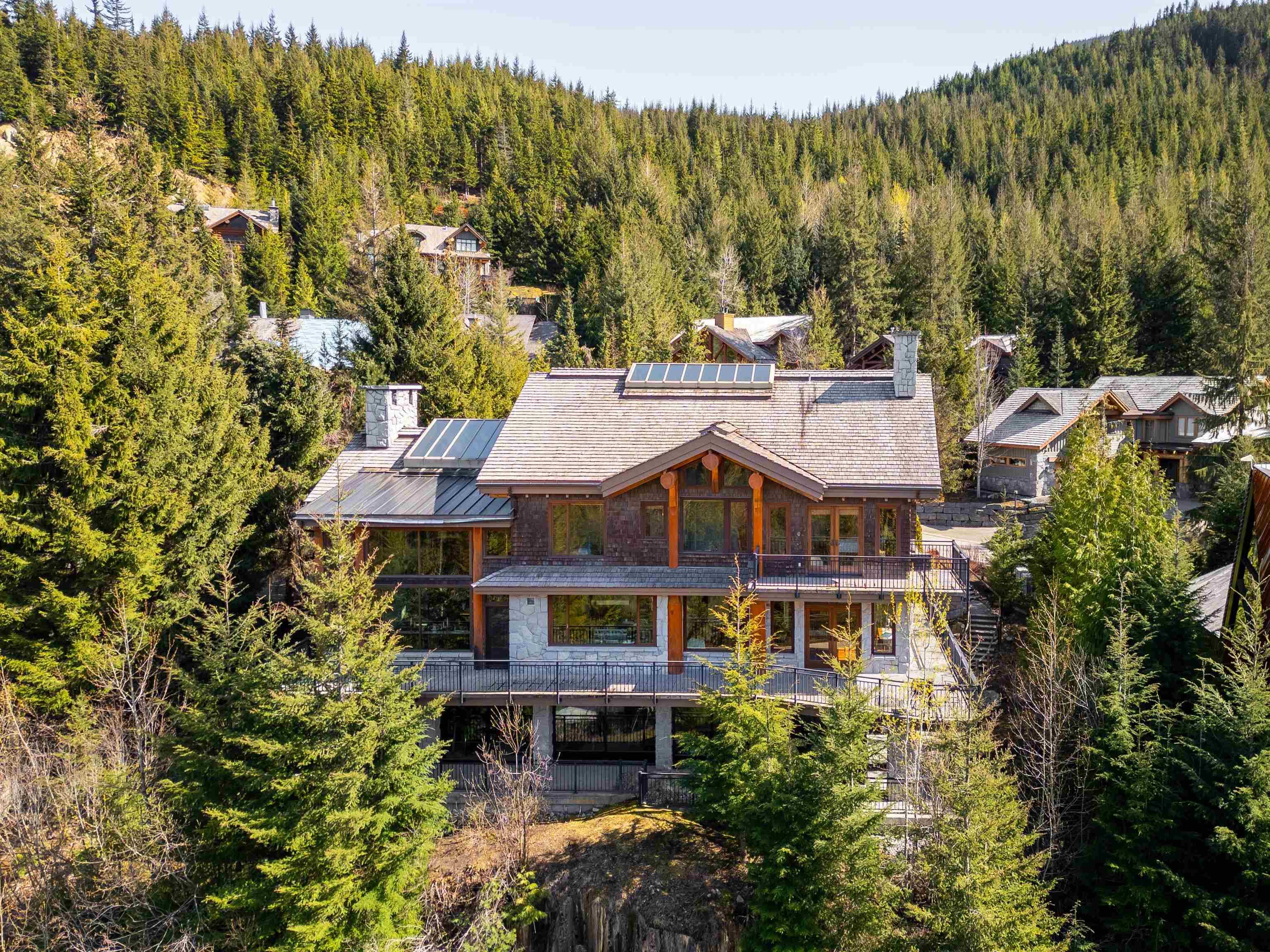 3803 Sunridge Place, Whistler, V0N 1B3 — photo 2