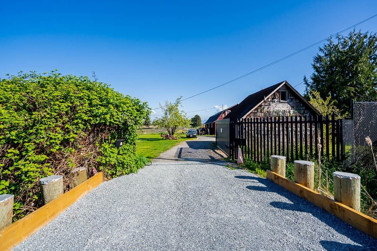 15675 40th Avenue, Surrey, V3Z 1E6 — photo 2