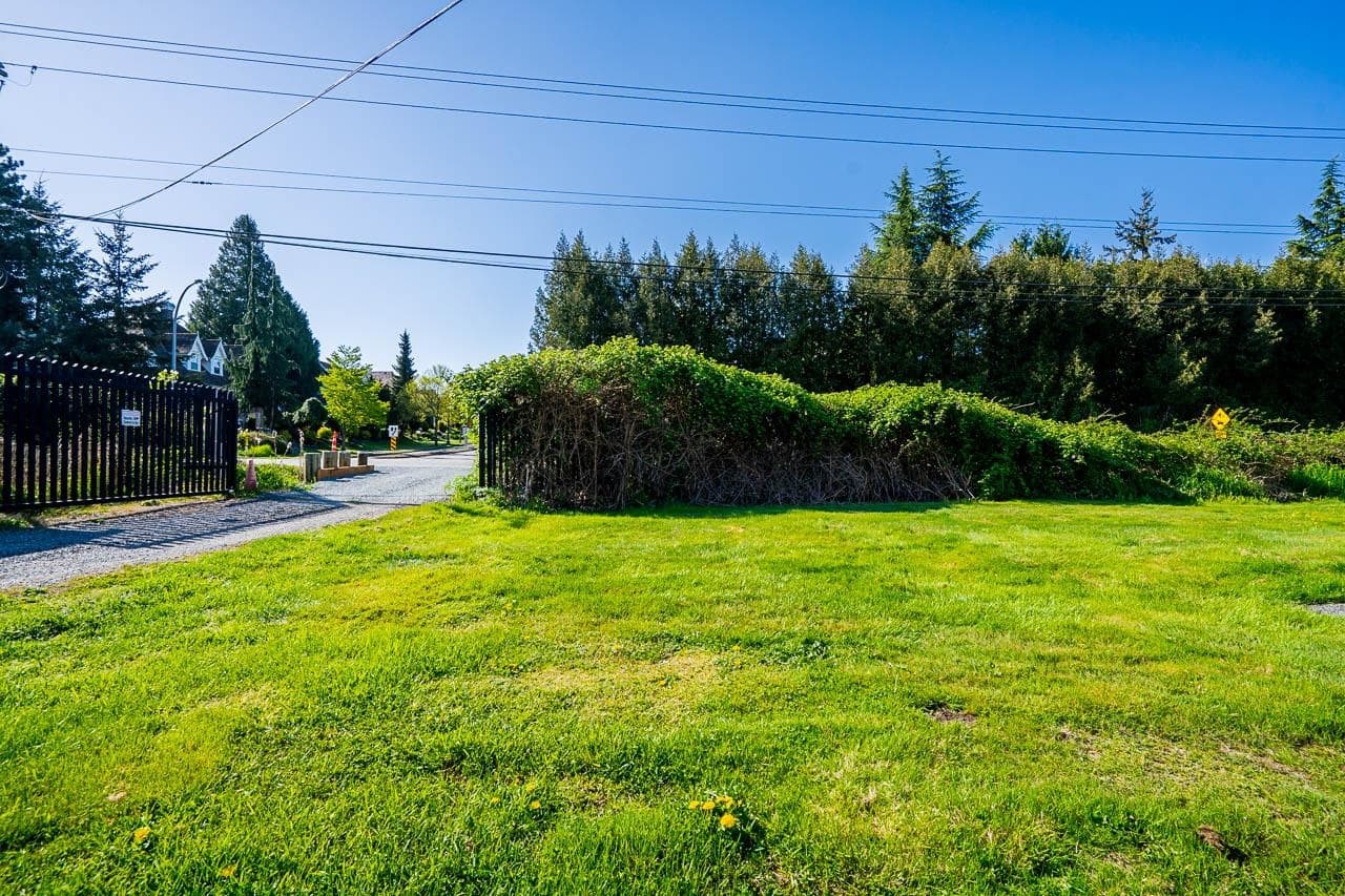 15675 40th Avenue, Surrey, V3Z 1E6 — photo 3