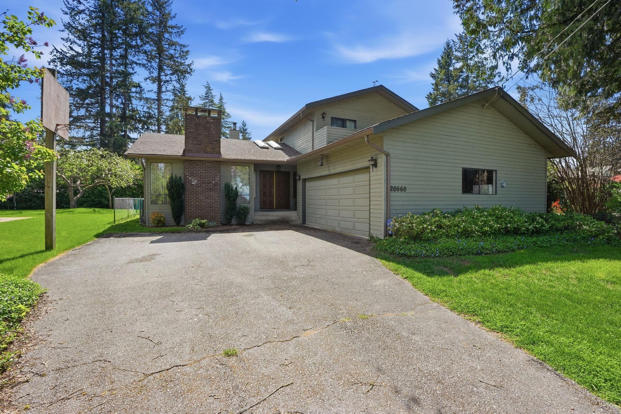 20660 46a Avenue, Langley, V3A 3J9 — photo 1