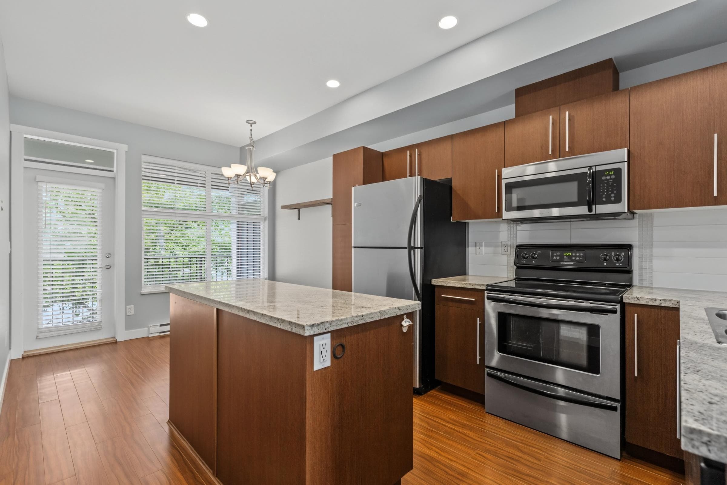 19 - 18211 70 Avenue, Surrey, V3S 8K9 — photo 4