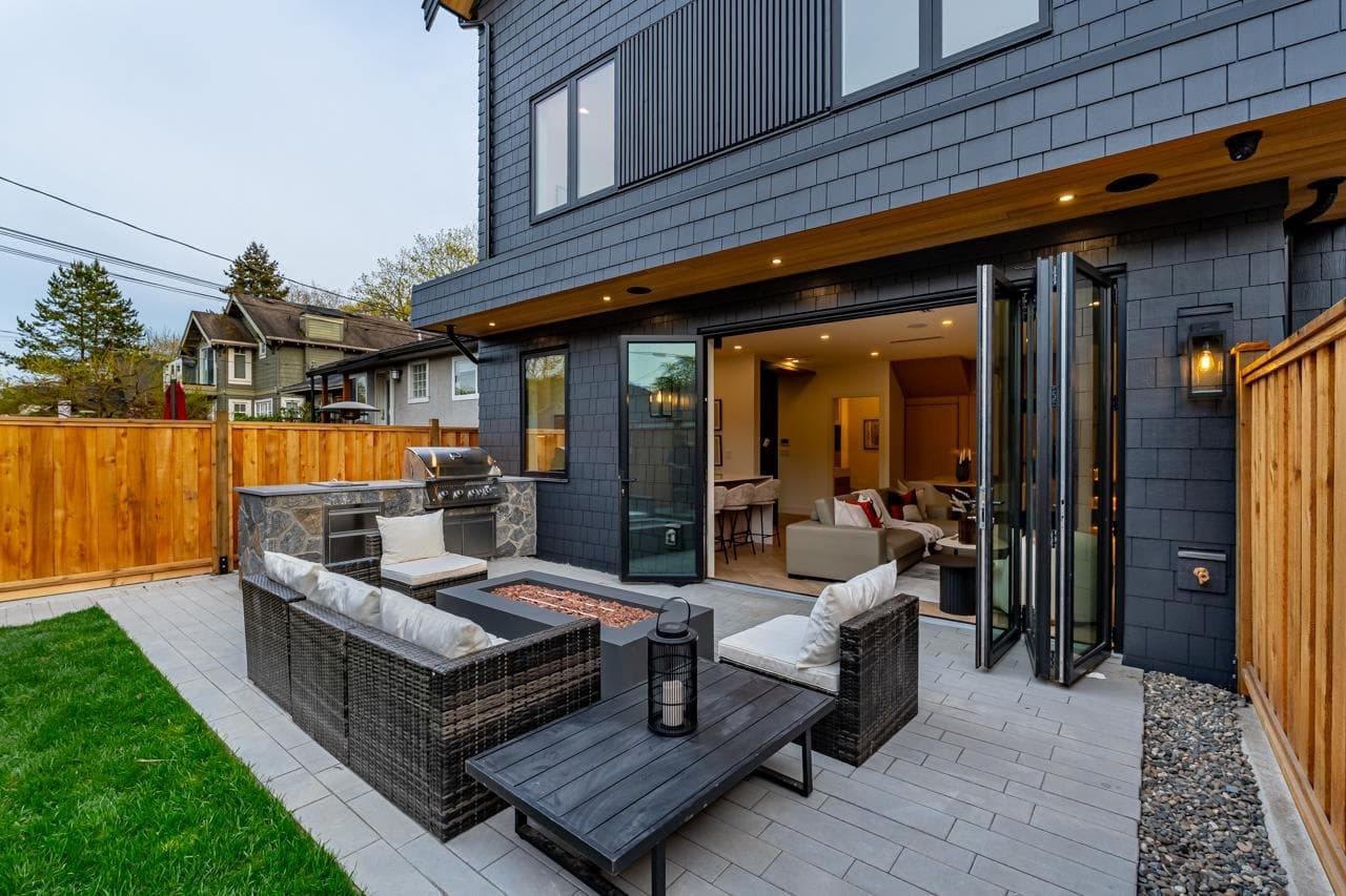 2 - 3345 W 13th Avenue, Vancouver