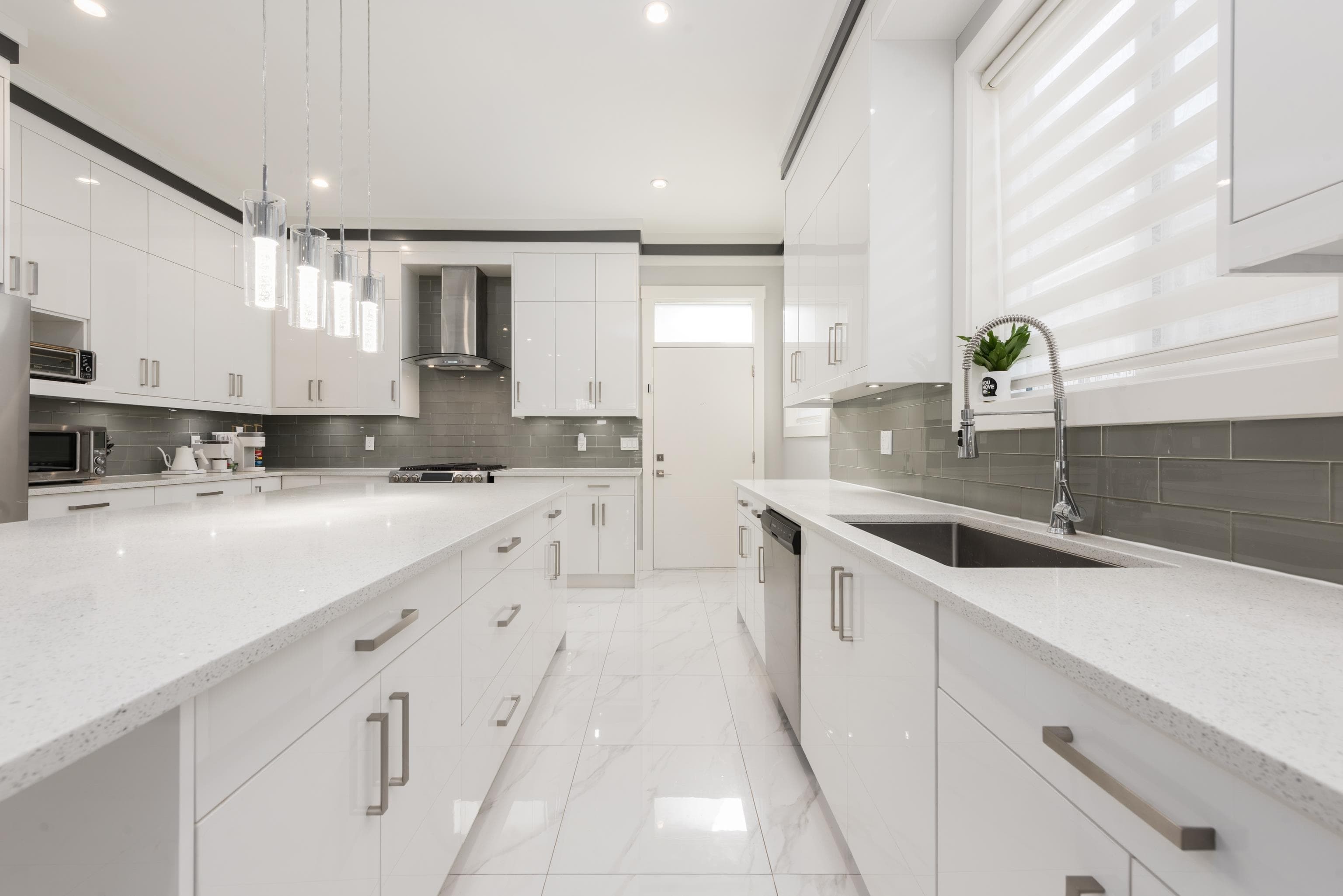 1135 Yorston Court, Burnaby, V5A 2T8 — photo 5