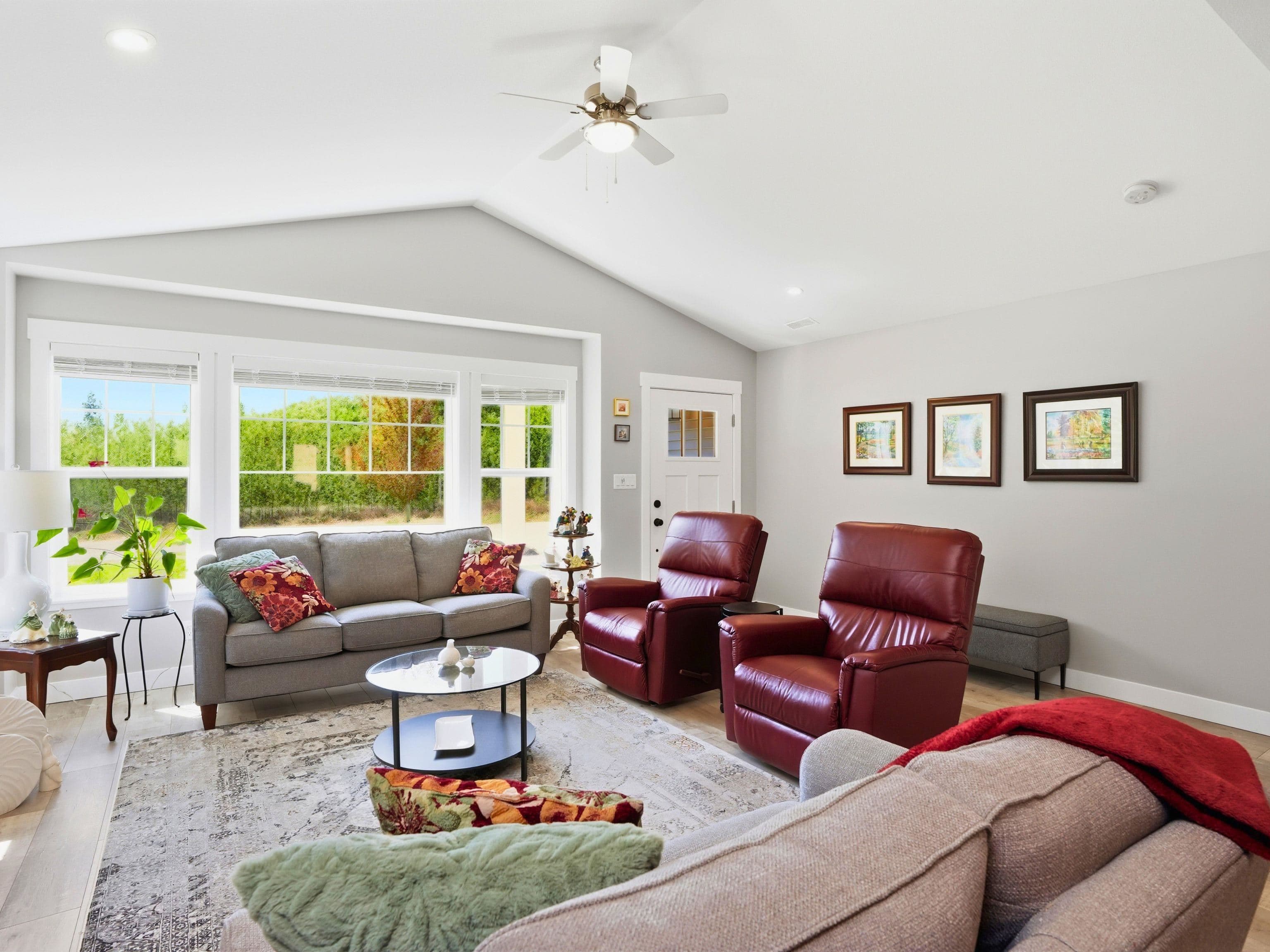 1024 Celia Crescent, Gibsons, V0N 1V7 — photo 3