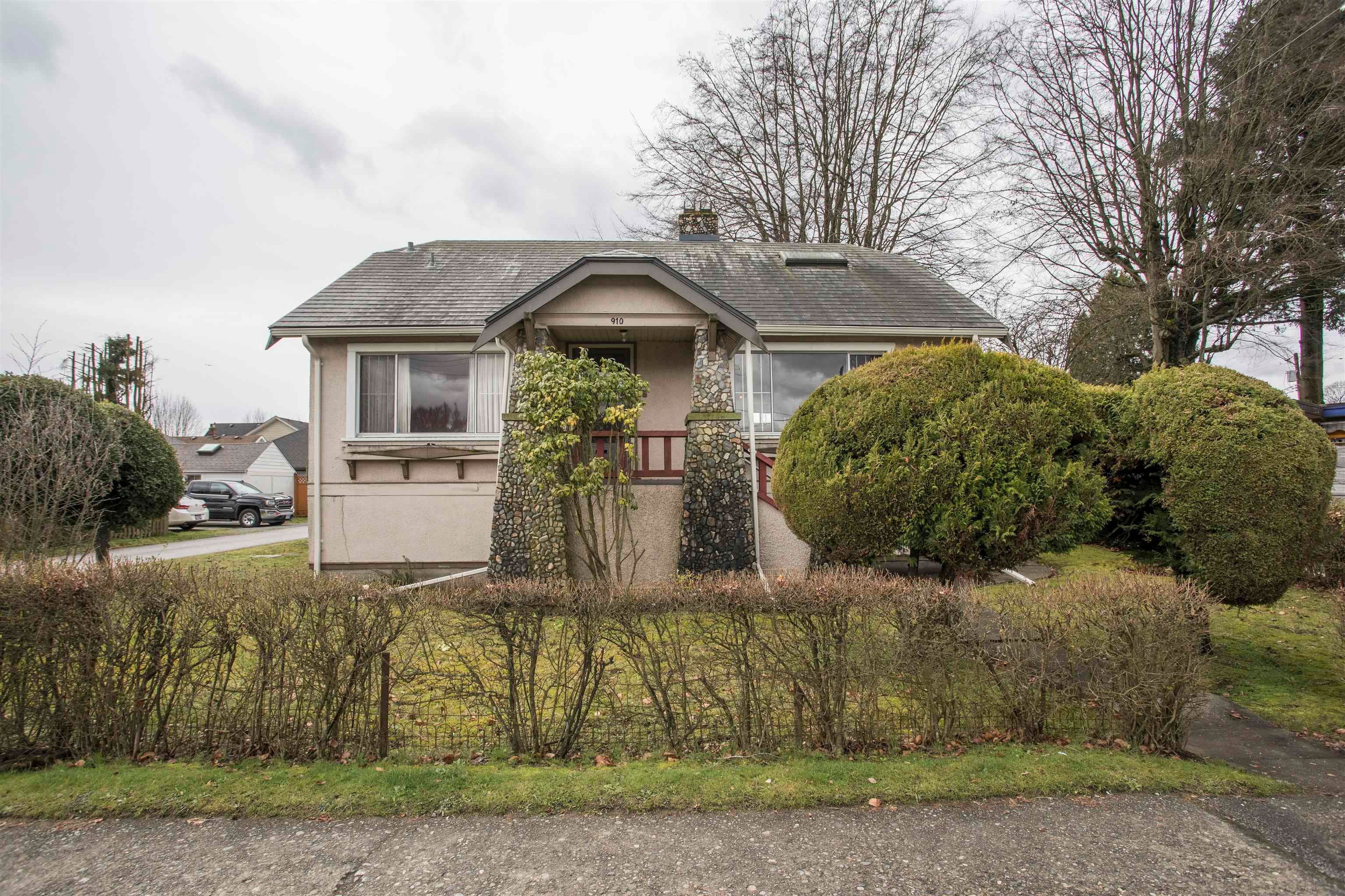 910 Eighth Street, New Westminster — sold