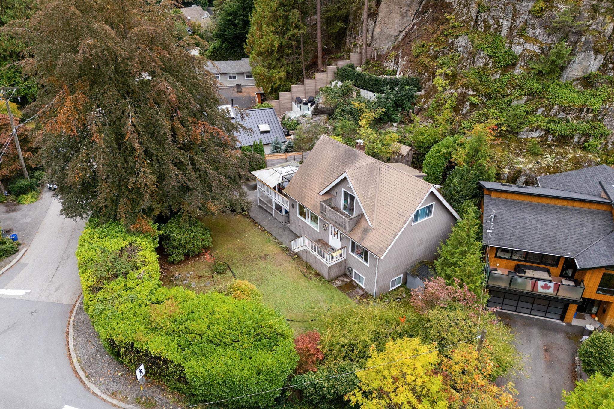 5607 Eagle Harbour Road, West Vancouver