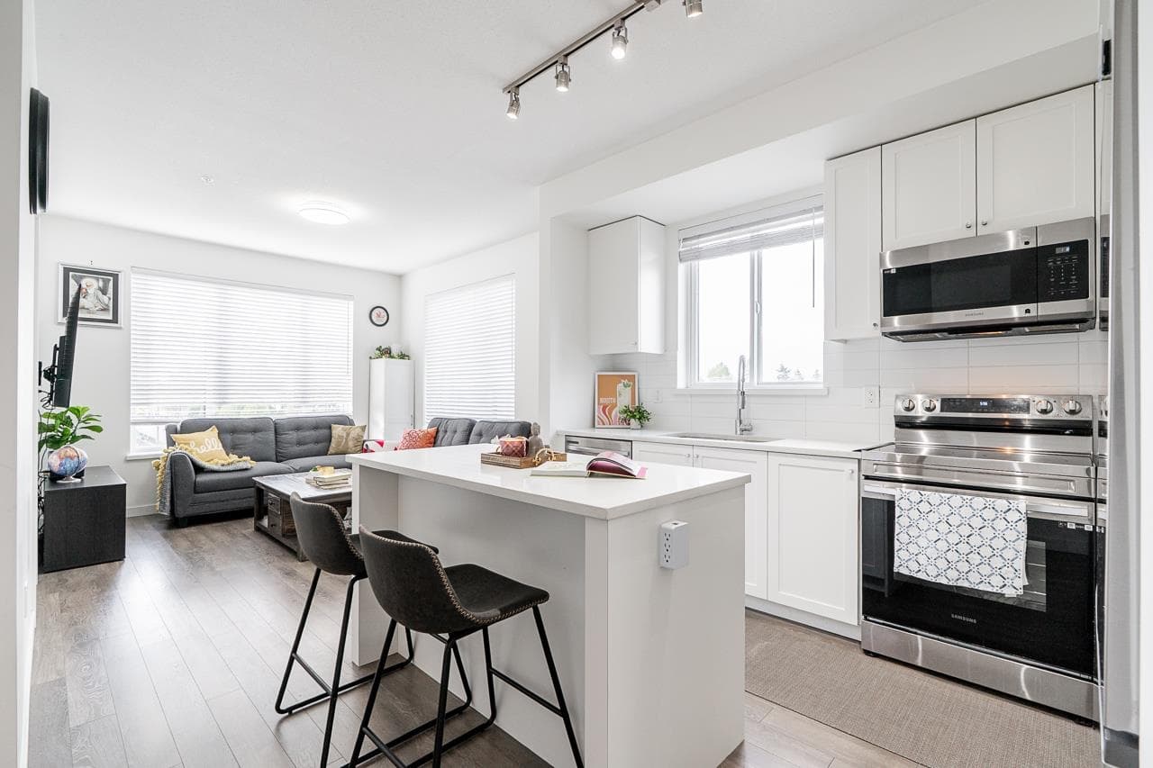 412 - 15848 Fraser Highway, Surrey, V4N 6X6 — photo 1