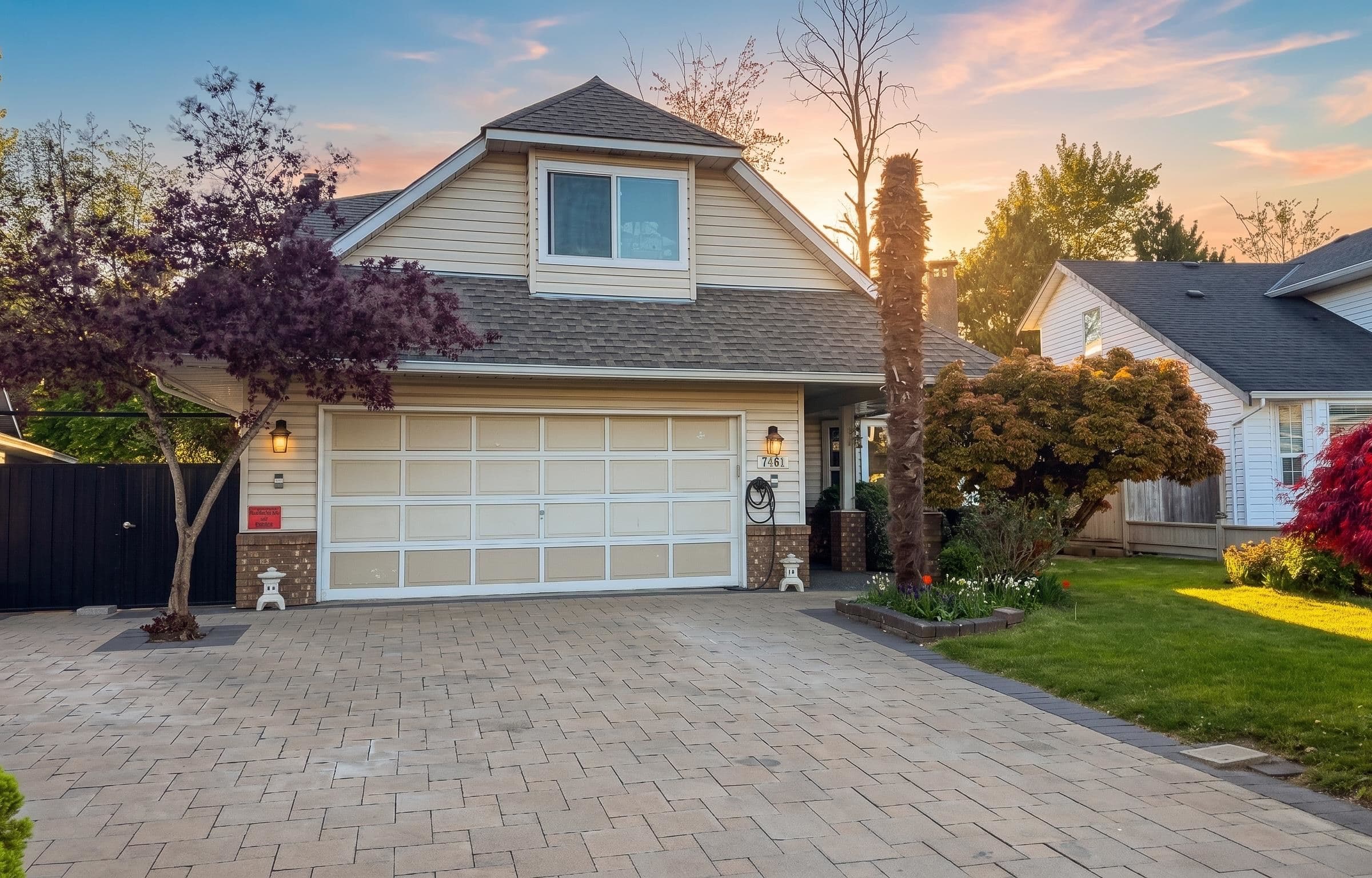 7461 123 Street, Surrey — sold