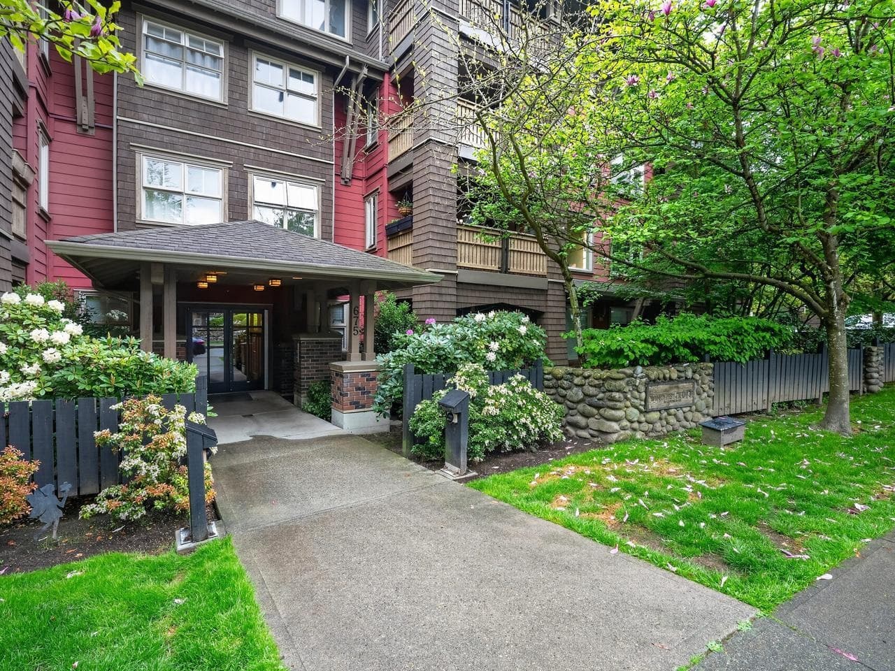 304 - 675 Park Crescent, New Westminster — sold