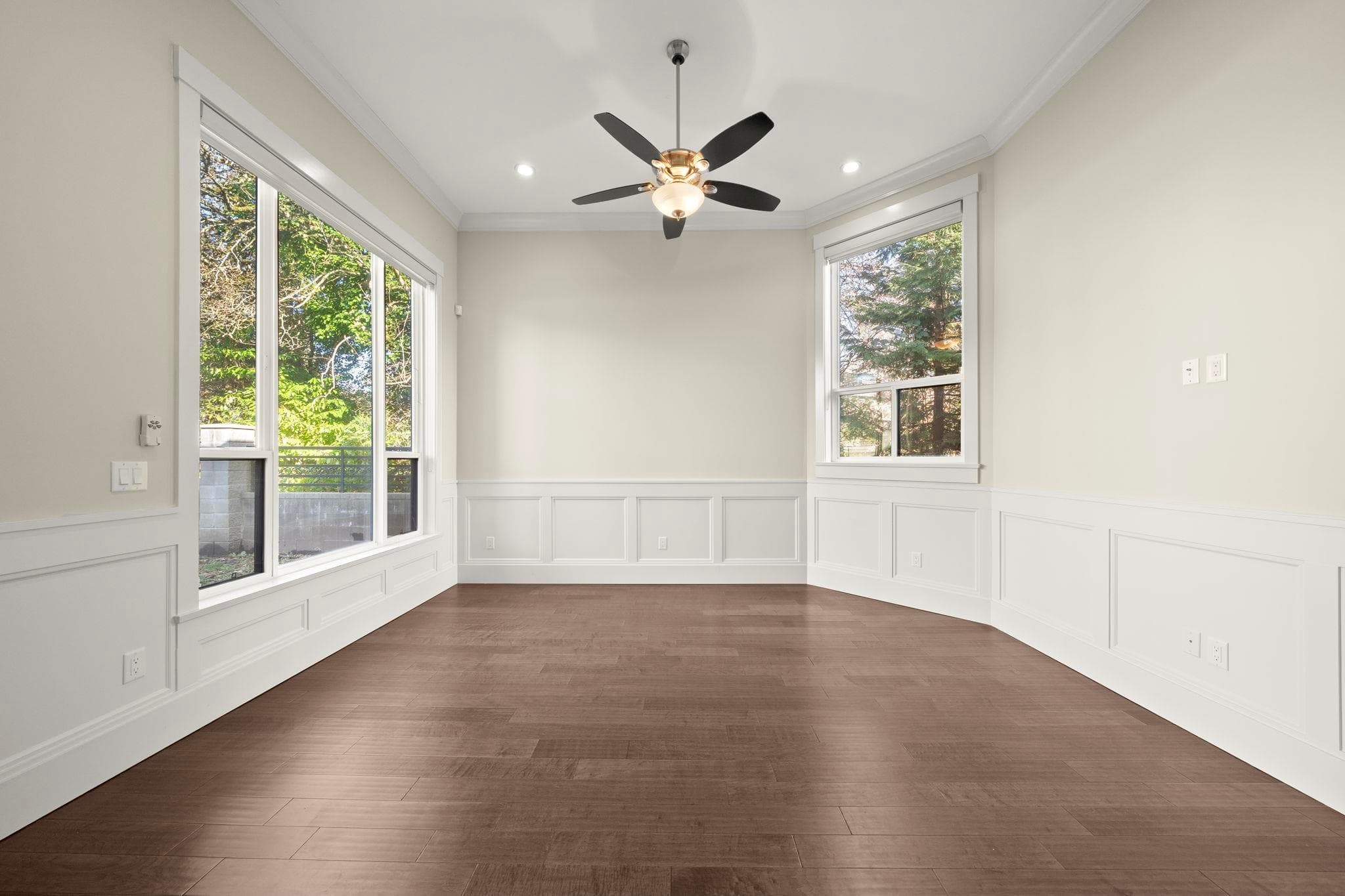 7028 Broadway, Burnaby, V5A 1R8 — photo 2