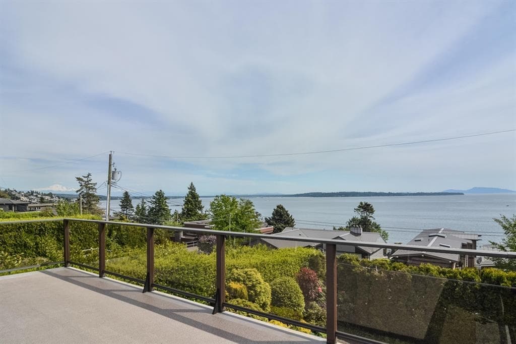 14371 Sunset Drive, White Rock, V4B 2V4 — photo 3